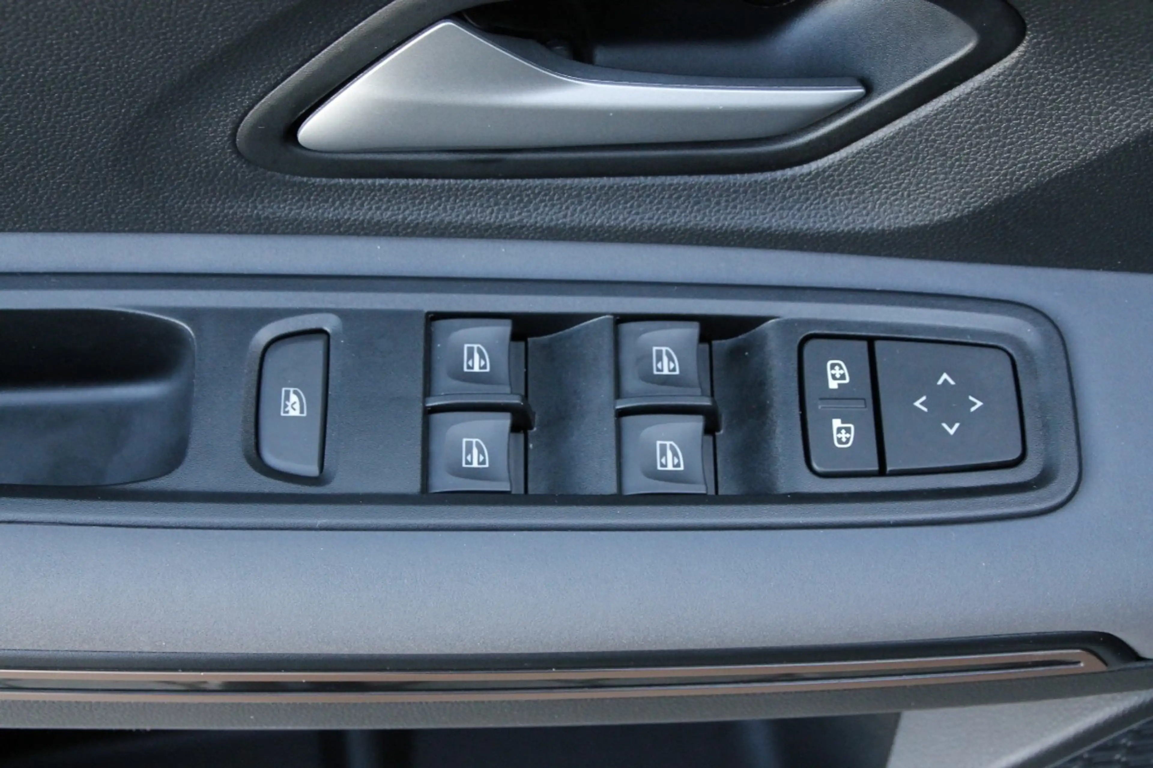 Dacia Jogger Extreme+ HYBRID 140 — photo 15