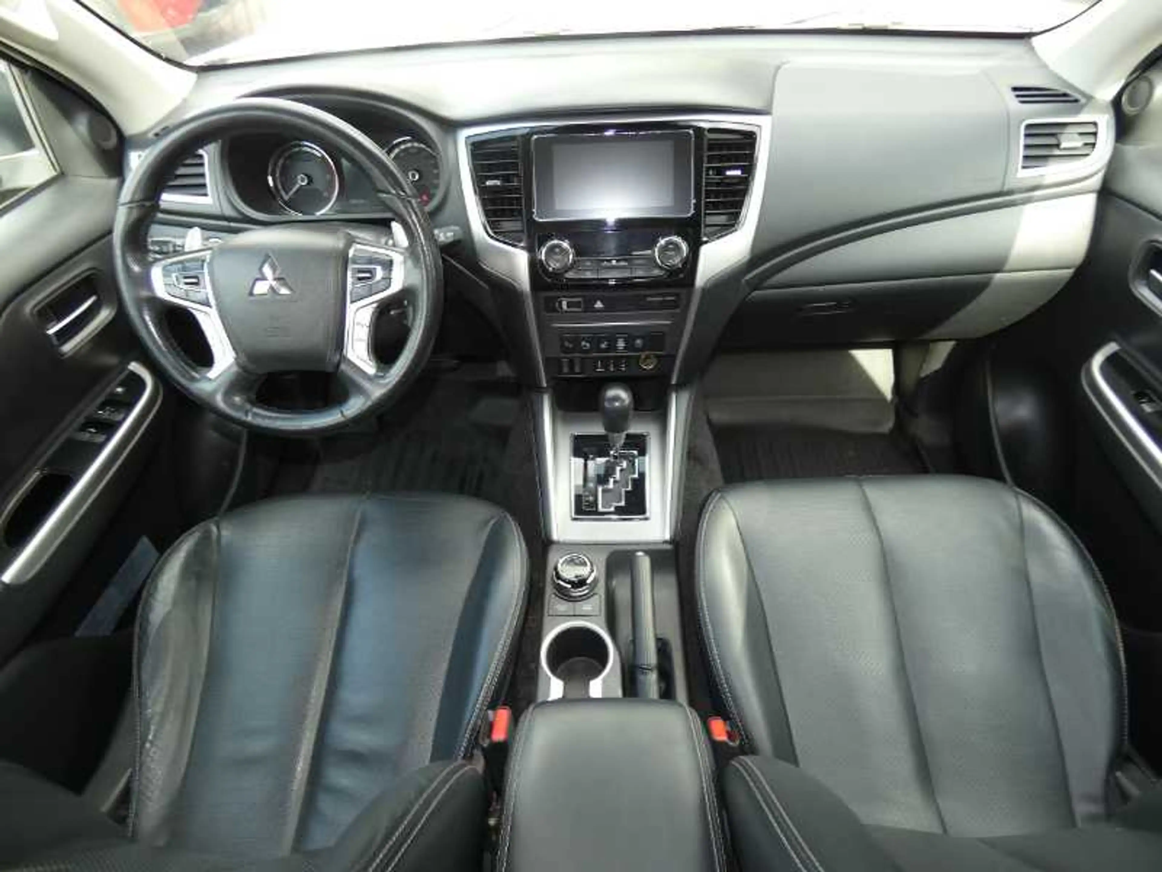 Mitsubishi L200 Doppelkabine TOP 2.2 DI-D 4WD ,,Automatik" — photo 9