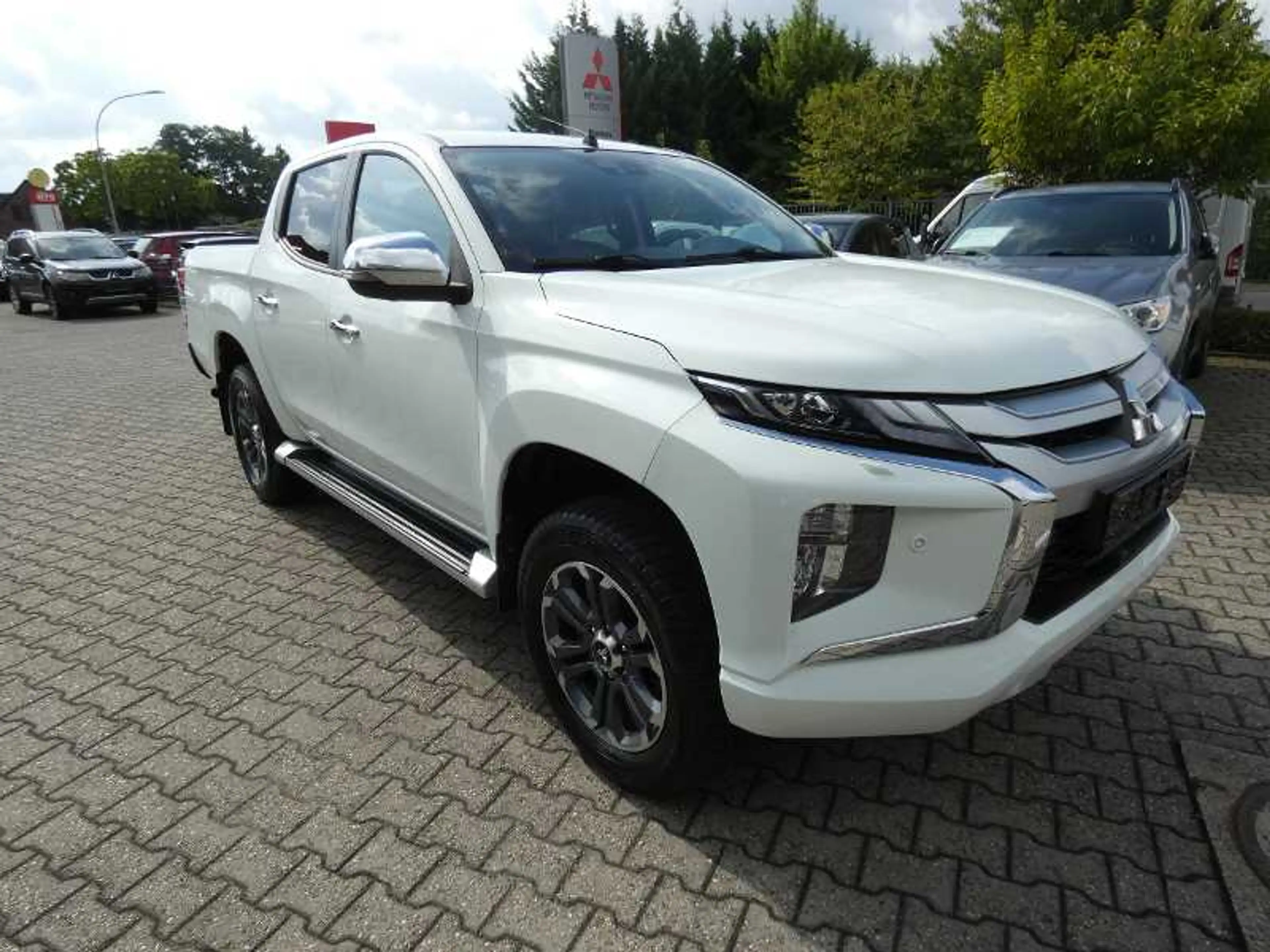 Mitsubishi L200 Doppelkabine TOP 2.2 DI-D 4WD ,,Automatik"