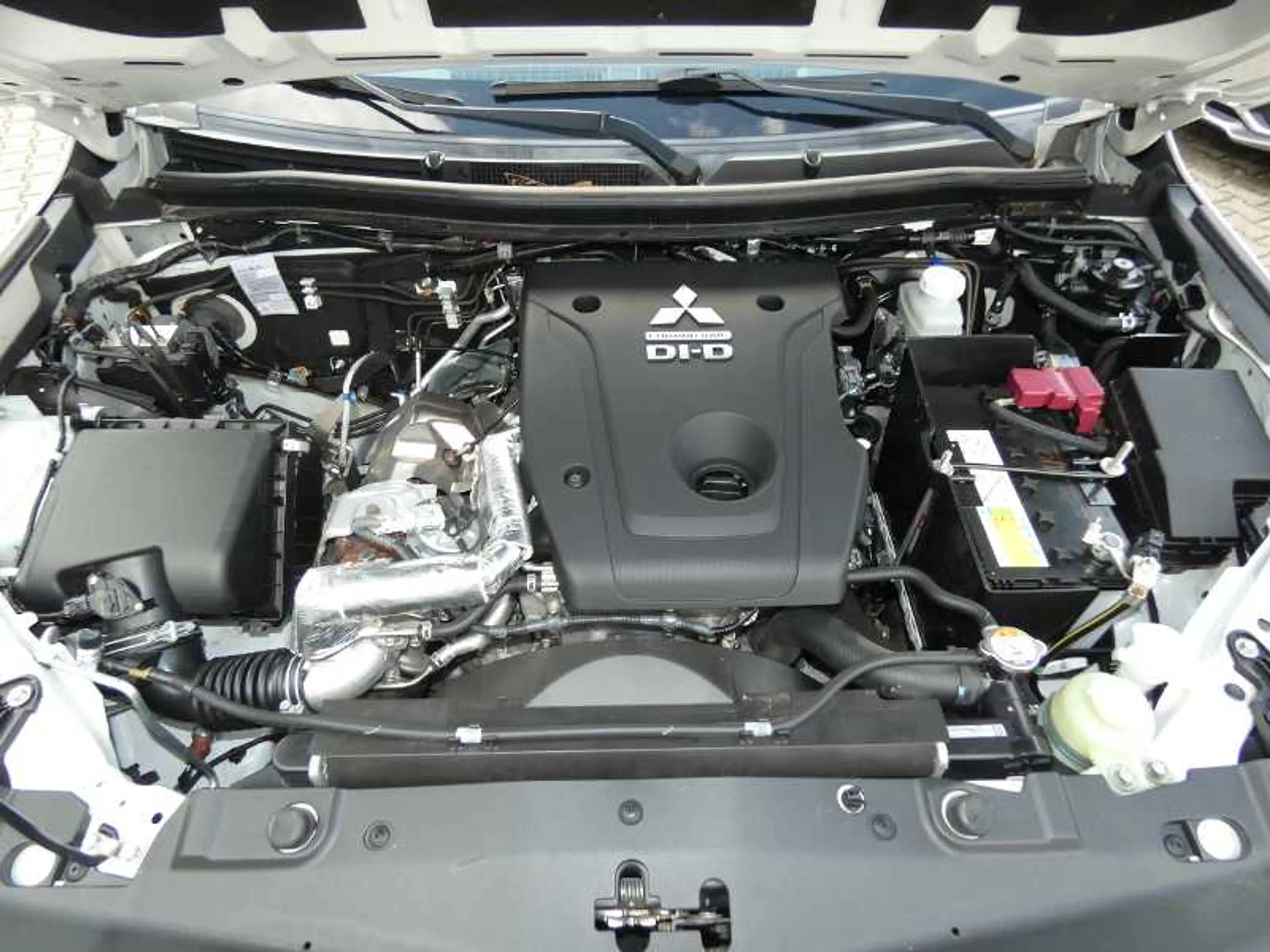 Mitsubishi L200 Doppelkabine TOP 2.2 DI-D 4WD ,,Automatik" — photo 7