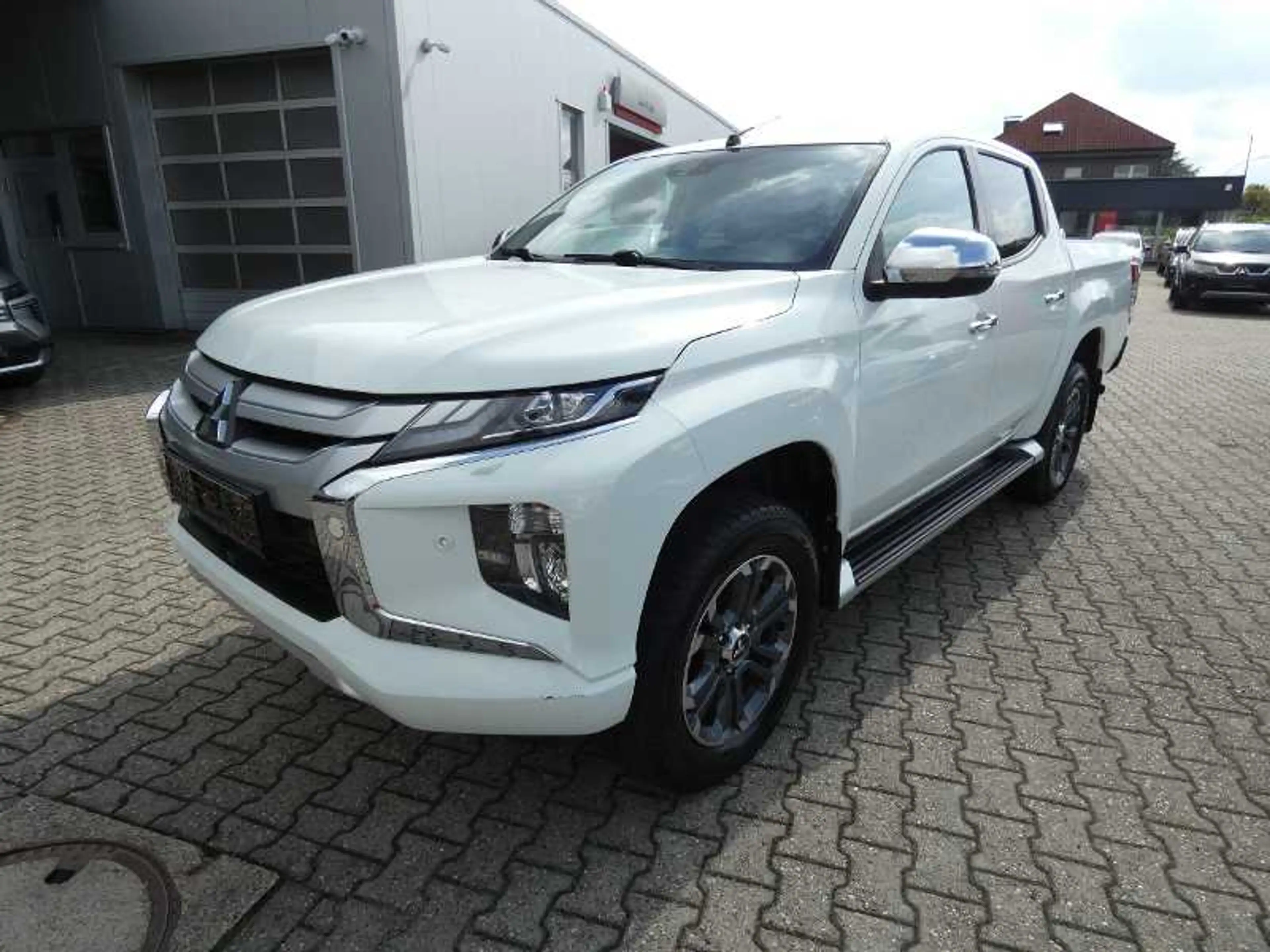 Mitsubishi L200 Doppelkabine TOP 2.2 DI-D 4WD ,,Automatik" — photo 5