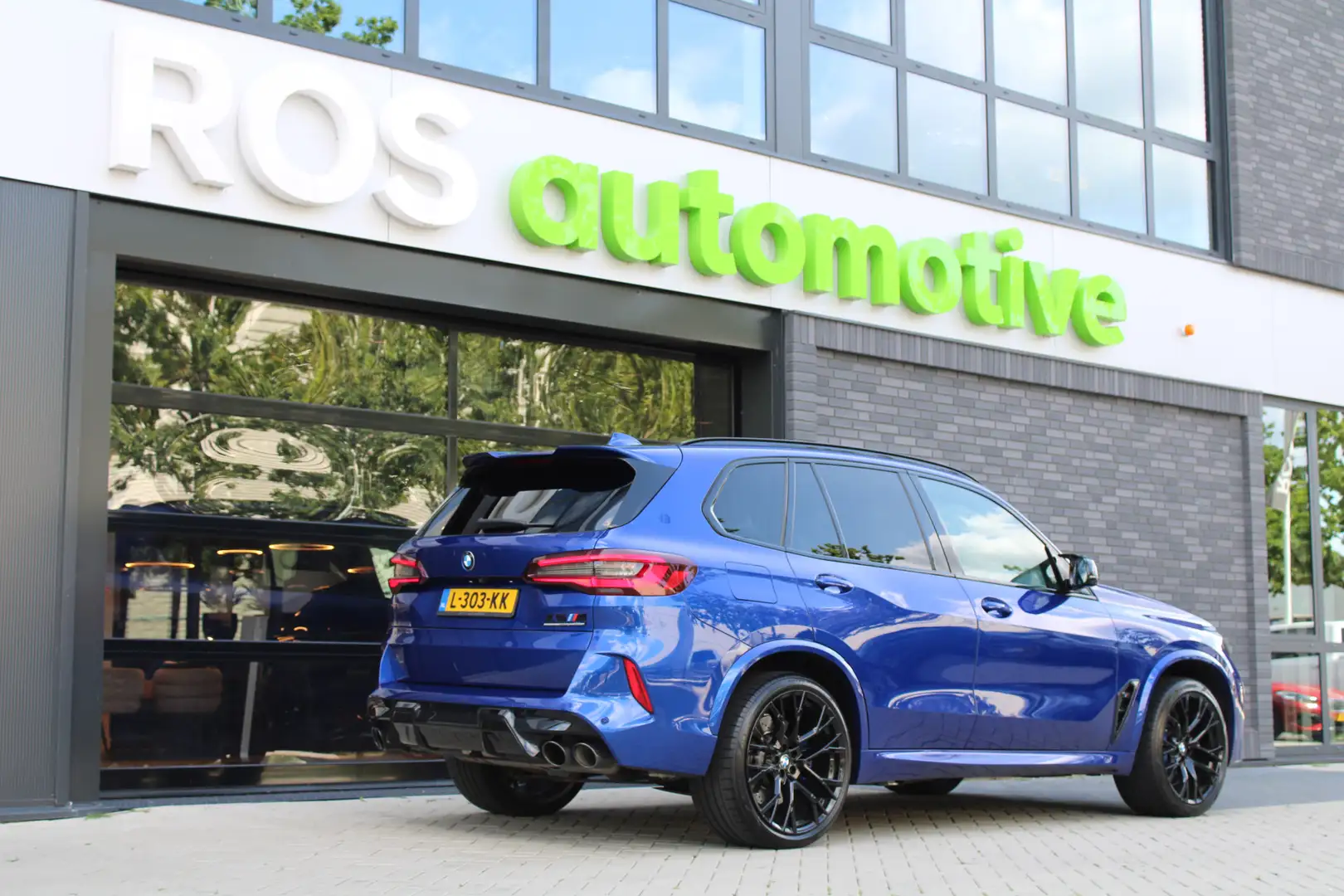 BMW X5 M Competition | PANO | B&W | MASSAGE | REAR ENTERAIN Blauw - 2