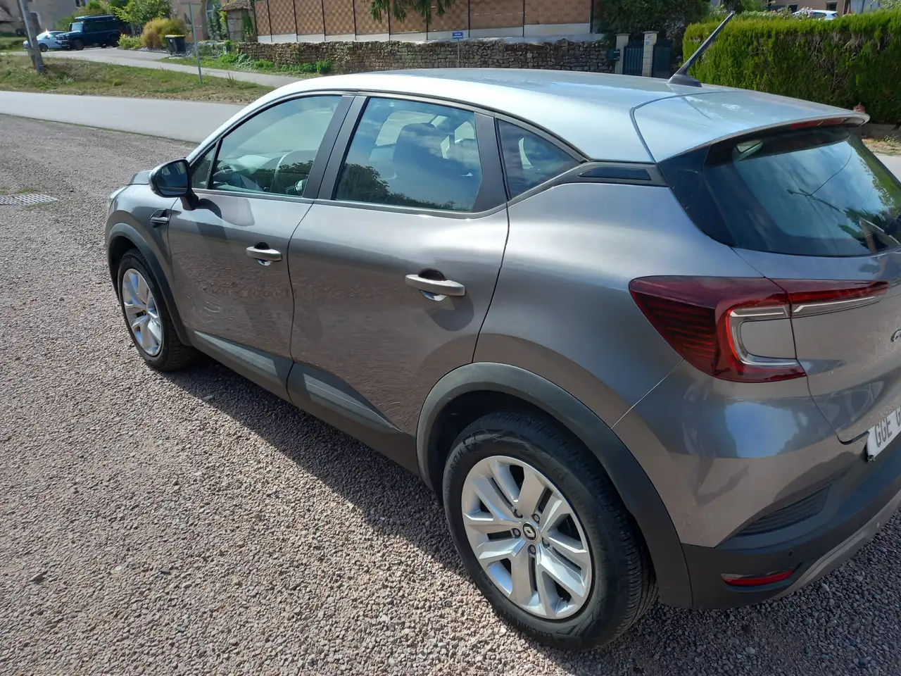 Renault Captur — photo 6