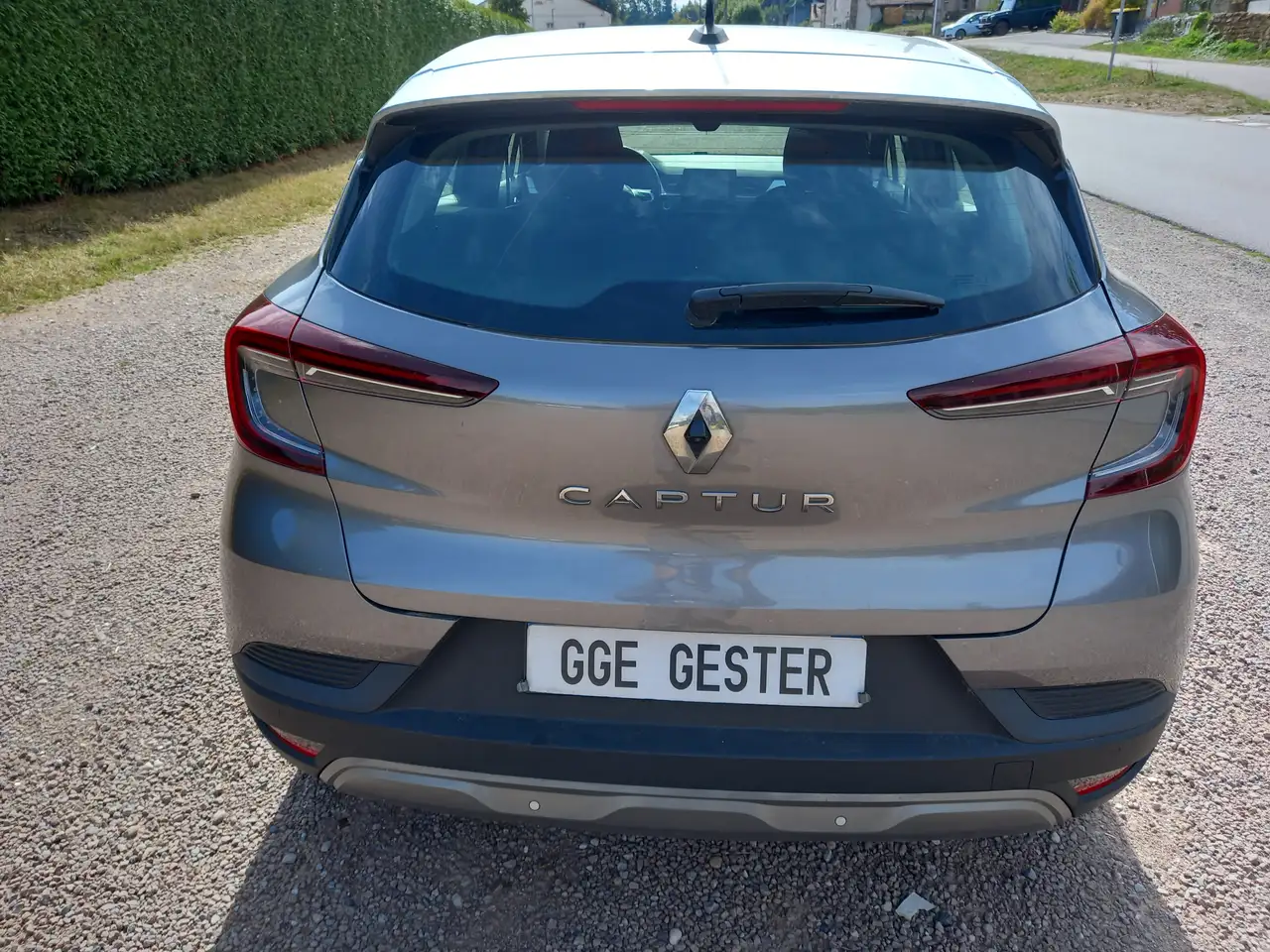 Renault Captur — photo 7