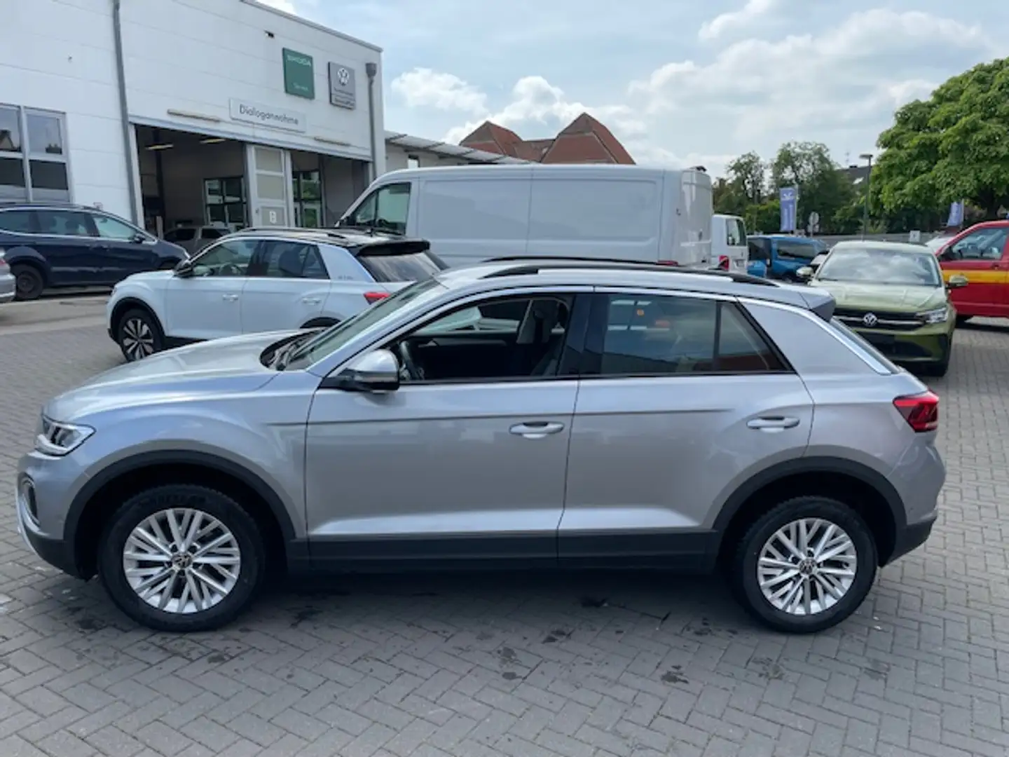Volkswagen T-Roc 1.0TSi Life R-Kamera ACC NaviMedia Sitzheiz. Alu Silber - 2