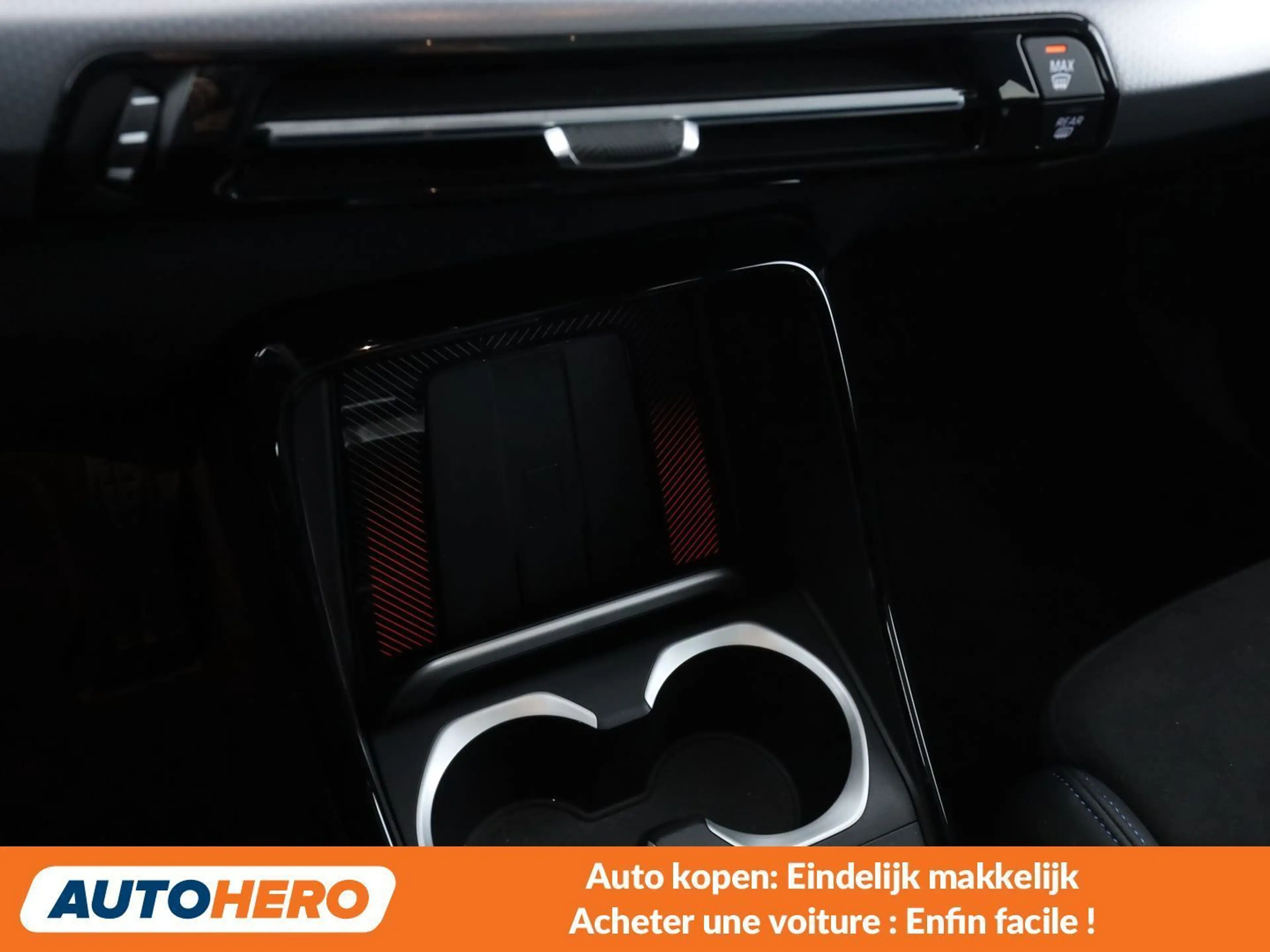 BMW X2 sDrive 20i Mild-Hybrid M Sport — photo 13