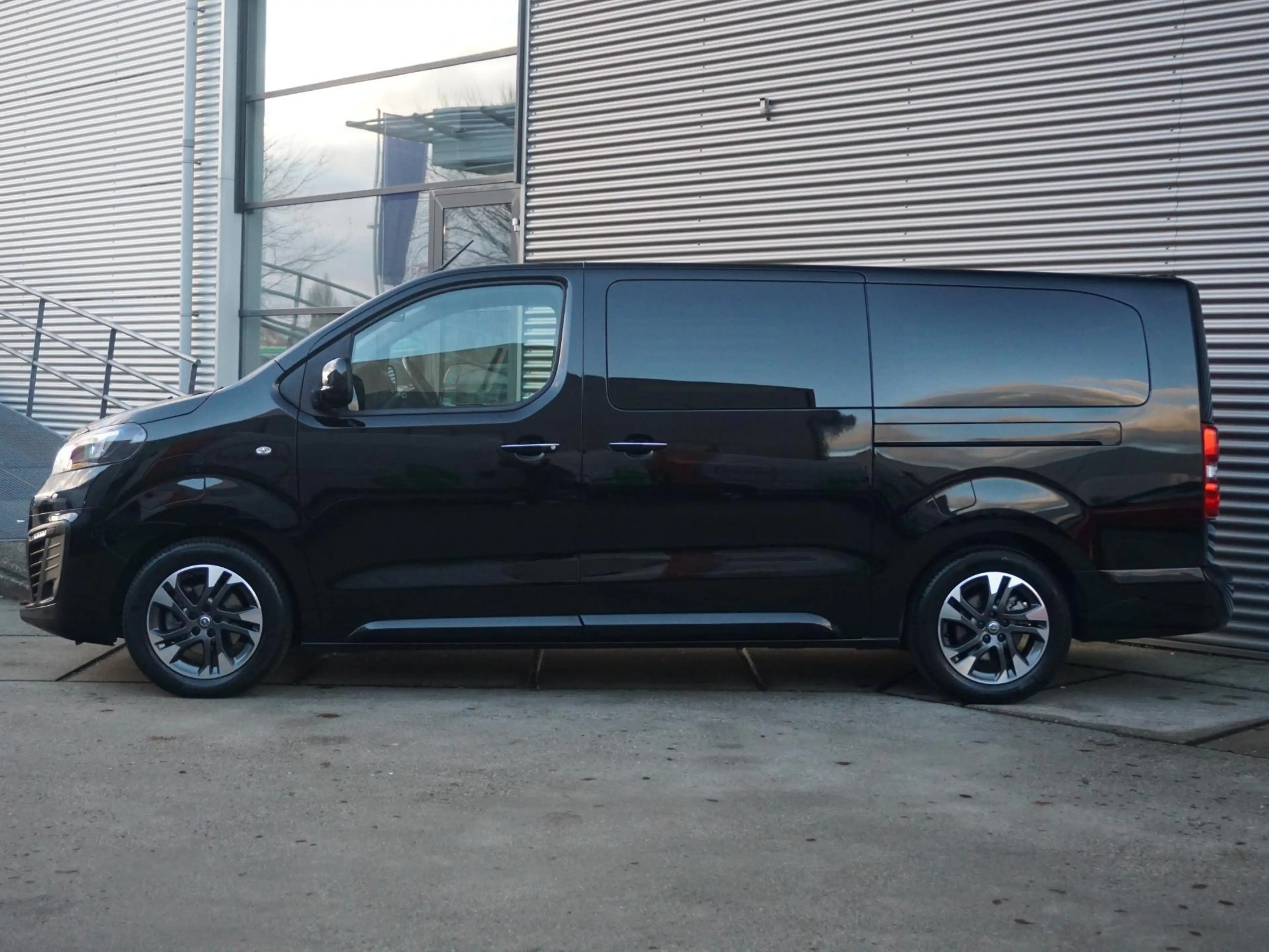 Opel Zafira Life Zafira-e 75 kWh 6-persoons VIP uitvoering, voorzie — photo 4
