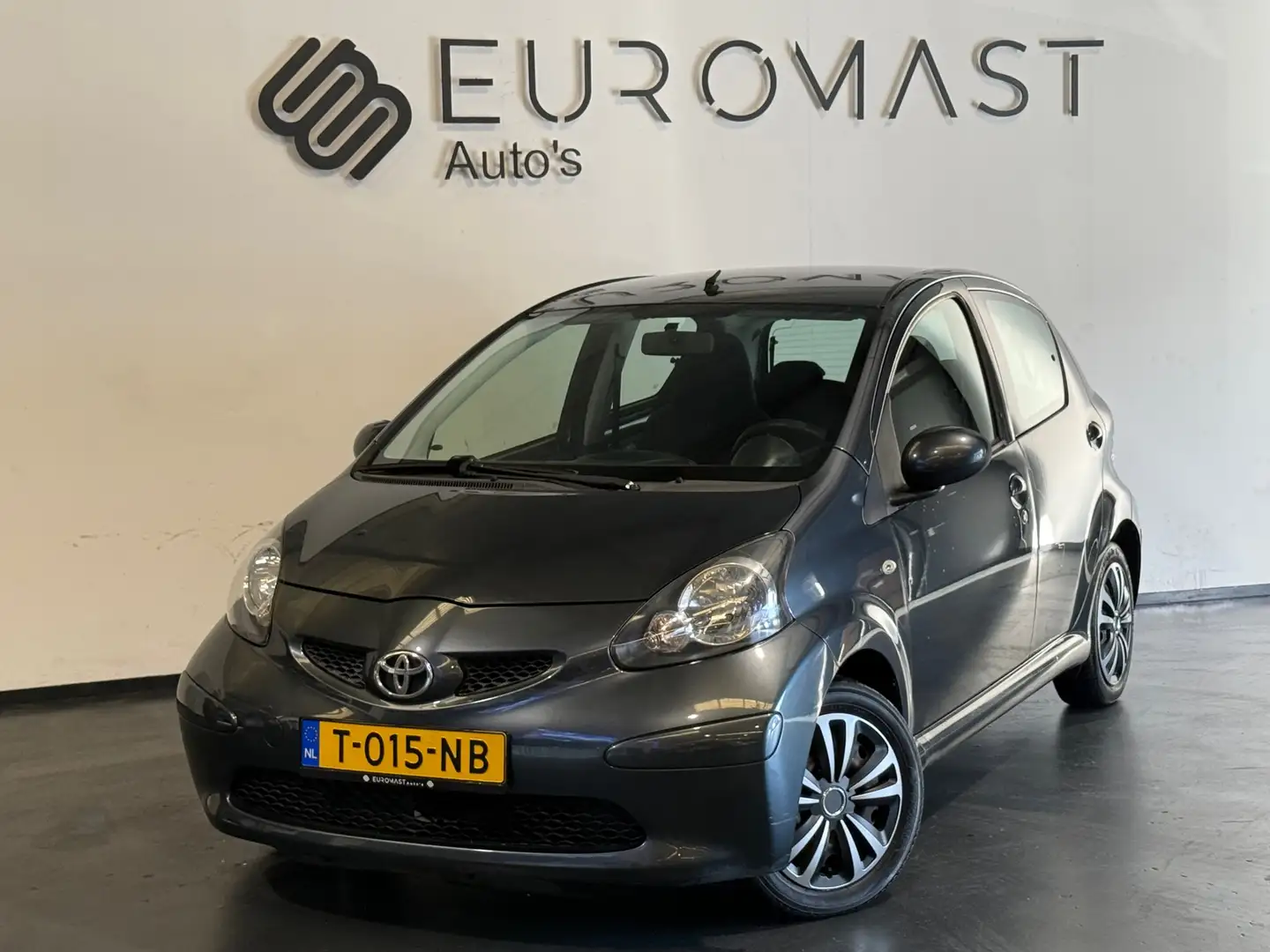 Toyota Aygo 1.0-12V Airco Elektrische Ramen 5D Nieuwe Apk Grijs - 1