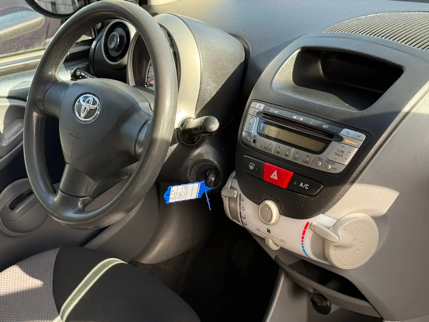 Toyota Aygo 1.0-12V Airco Elektrische Ramen 5D Nieuwe Apk Grijs - 2