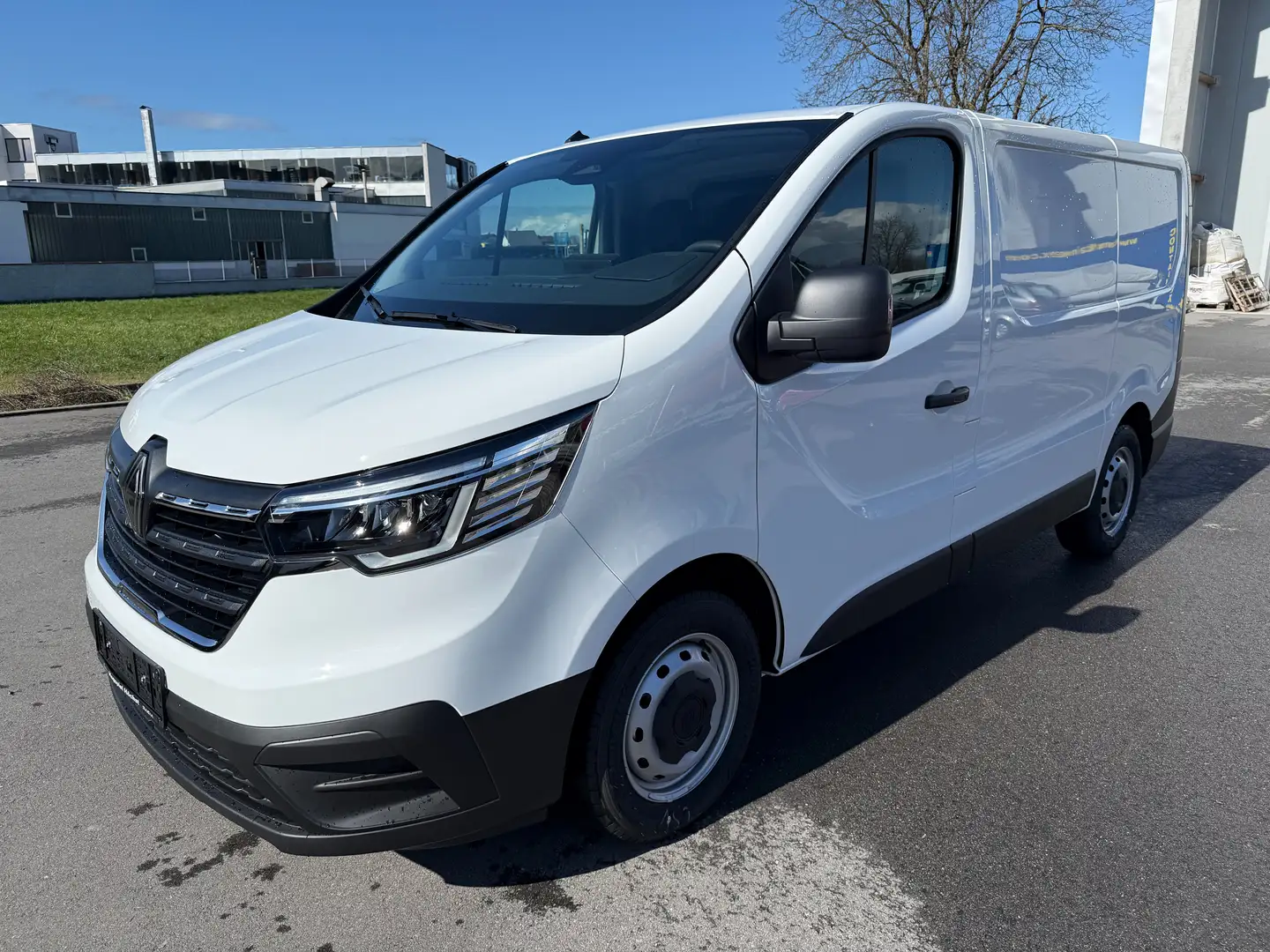 Renault Trafic Kastenwagen L1H1 3,0t Blue dCi 130 AHK Holzboden Weiß - 1