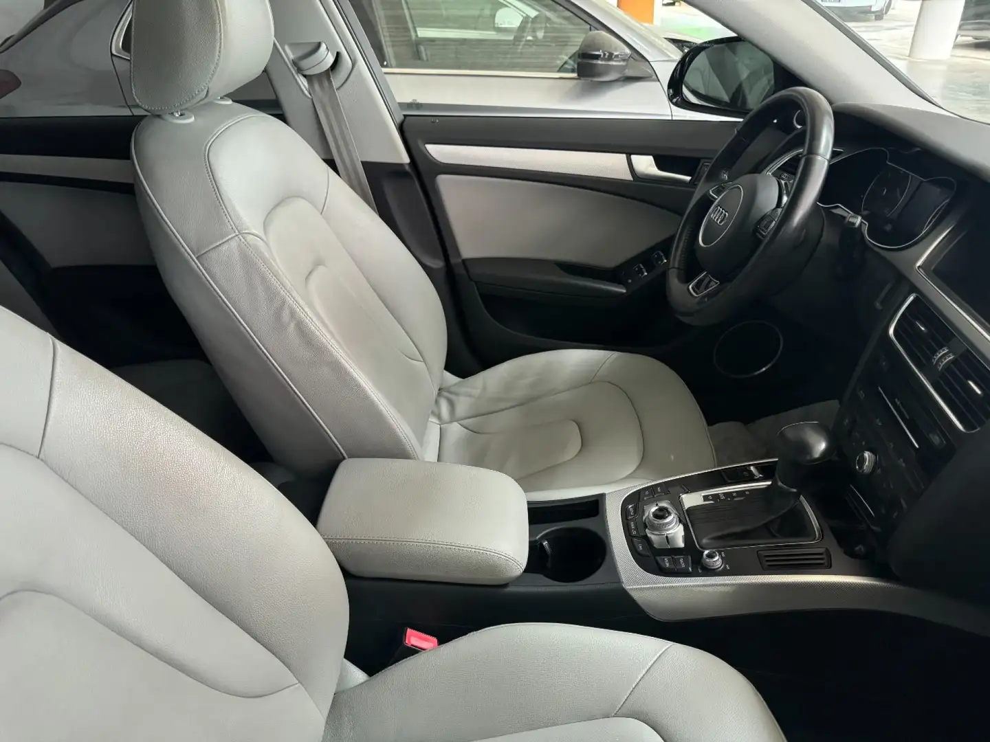 Audi A4 allroad 3.0 V6 TDI 245 CV S tronic Advanced Zwart - 2