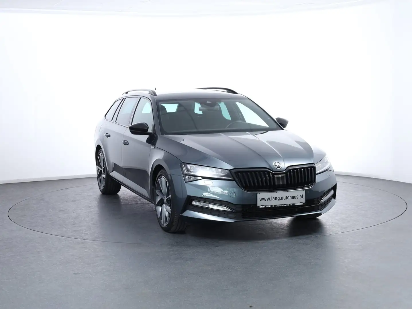 Skoda Superb 4x4 SPORTLINE TDI DSG Grau - 2