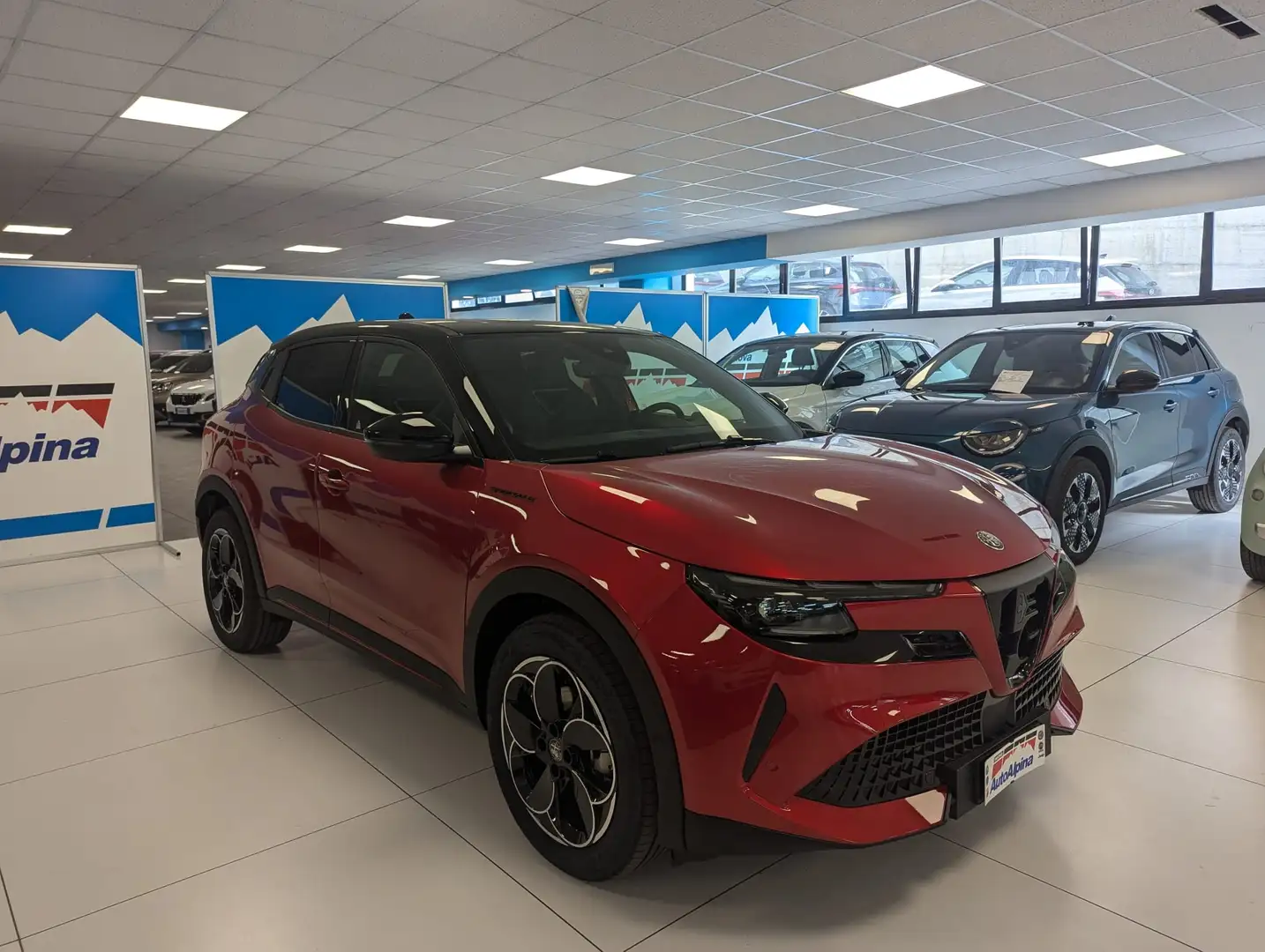 Alfa Romeo Junior 1.2 136cv Hybrid Edct6 Roşu - 1