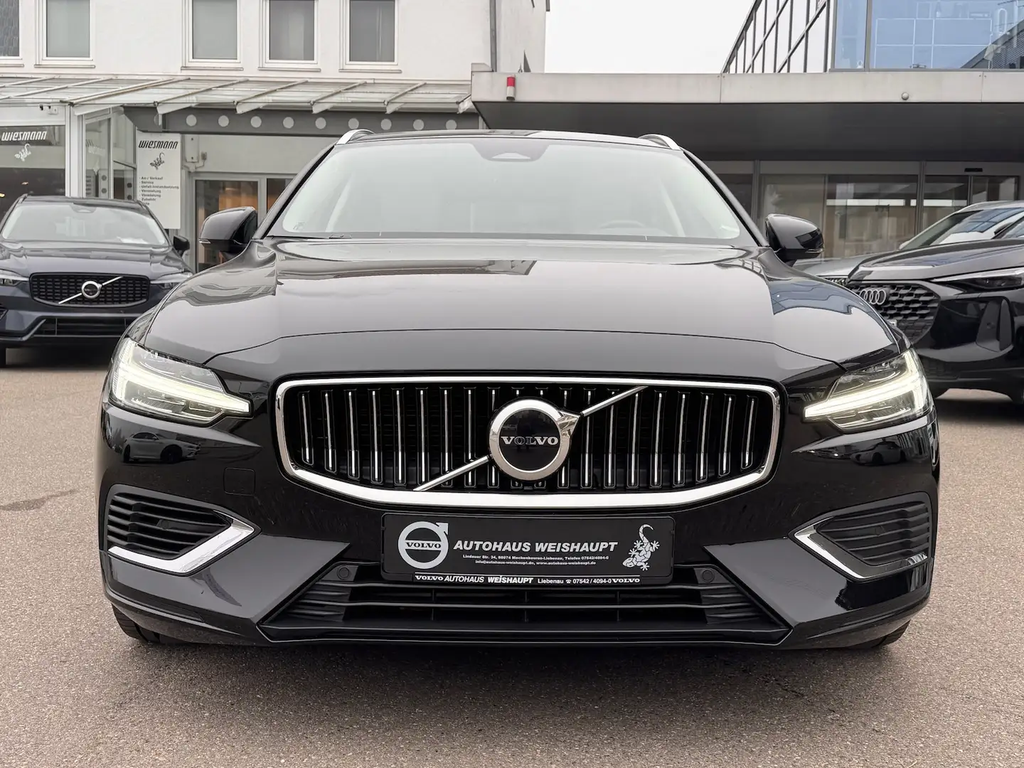 Volvo V60 T6*AWD*Recharge*AHK*Leder*Winterpaket*Keyles Schwarz - 2
