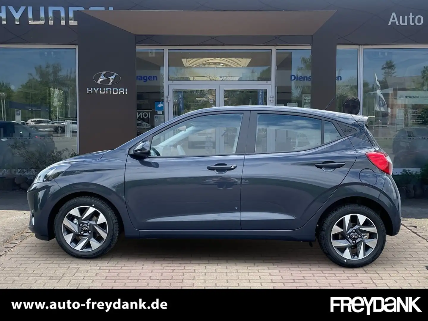 Hyundai i10 FL (MY25) 1.0 Benzin (63 PS) 5-MT 2WD Trend, Komfo Grijs - 2