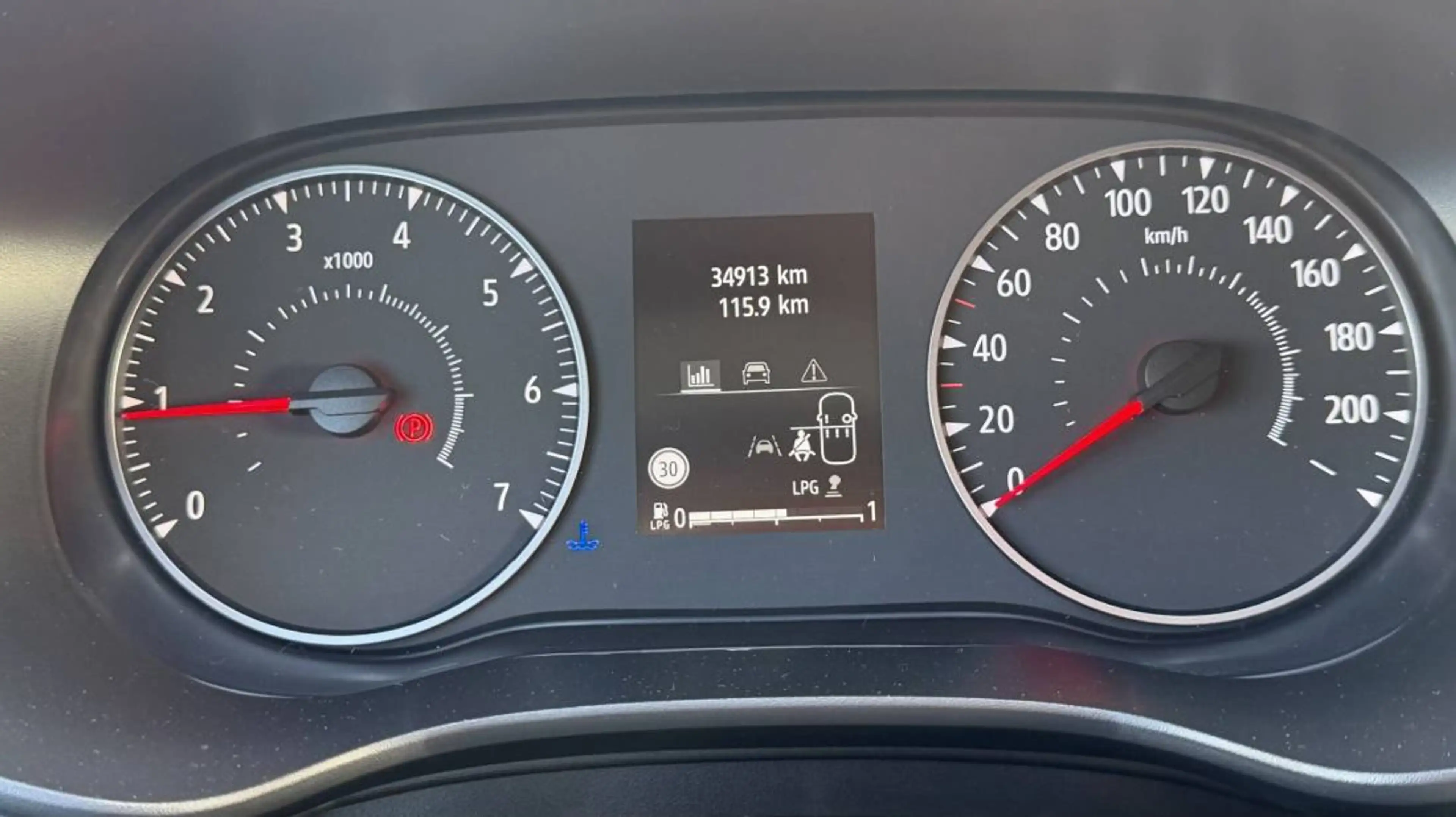 Dacia Sandero Stepway - 1.0 TCe 100 ECO-G Extreme — photo 14