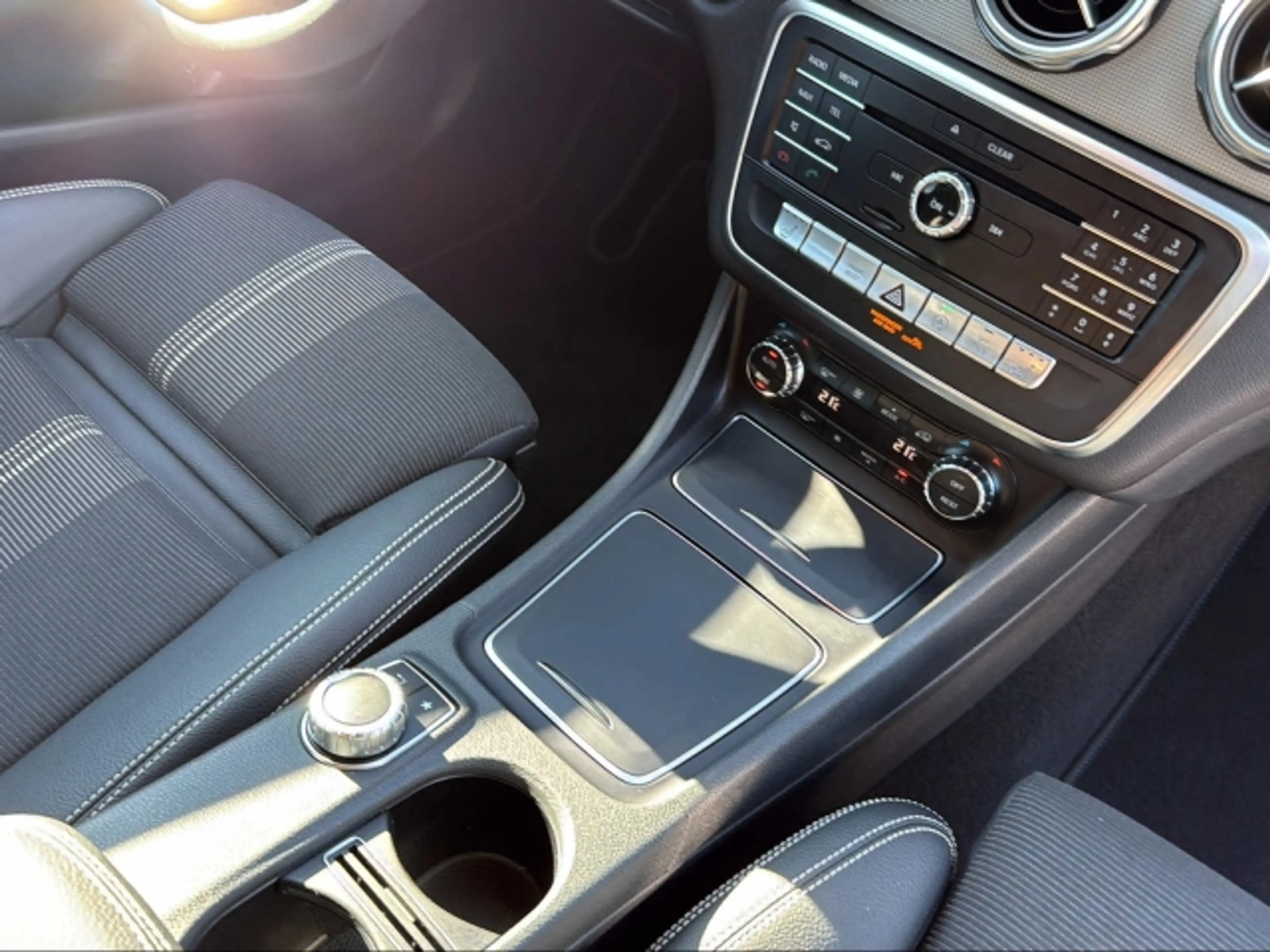 Mercedes-Benz GLA 200 200d Austria Edition — photo 12
