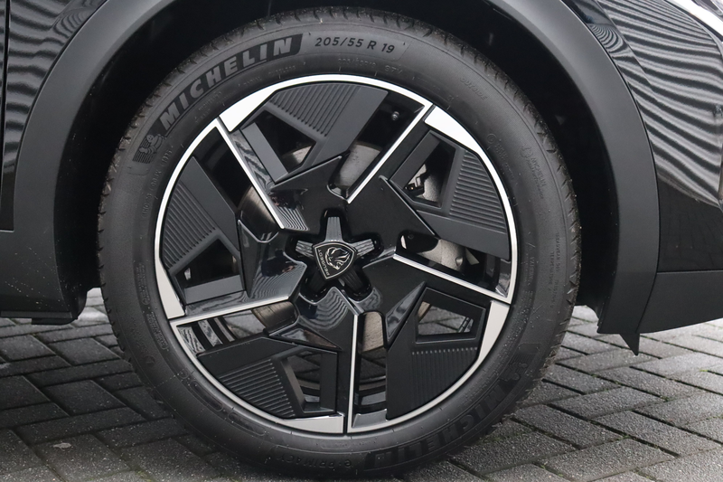 Peugeot 408 1.6 HYBRID 225PK ALLURE AVANTAGE AUTOMAAT / NAVI / — photo 13