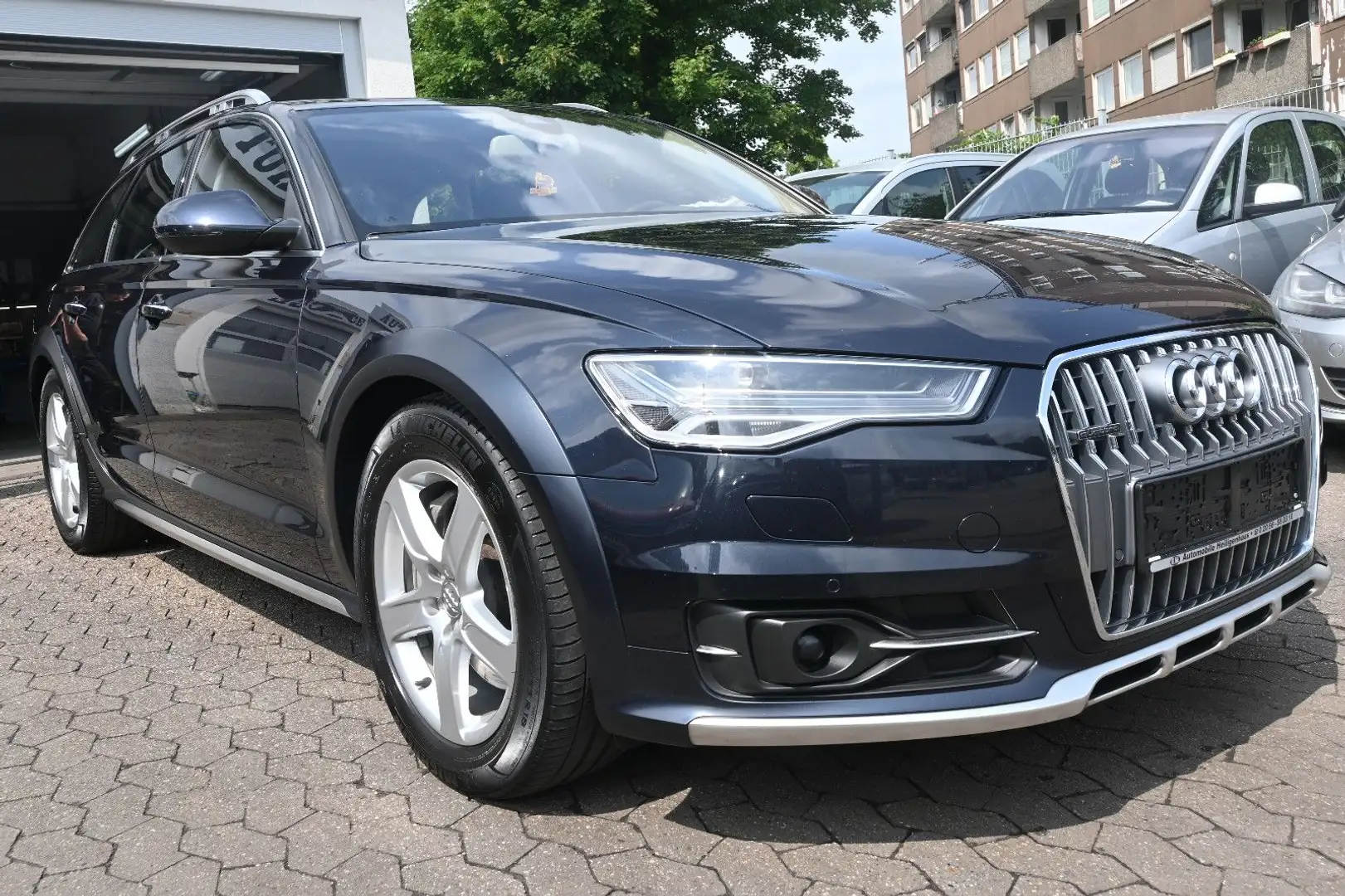 Audi A6 Allroad 3.0TDI*Ahk*HeadUp*Bose*Pano*MatrixLED Blau - 2