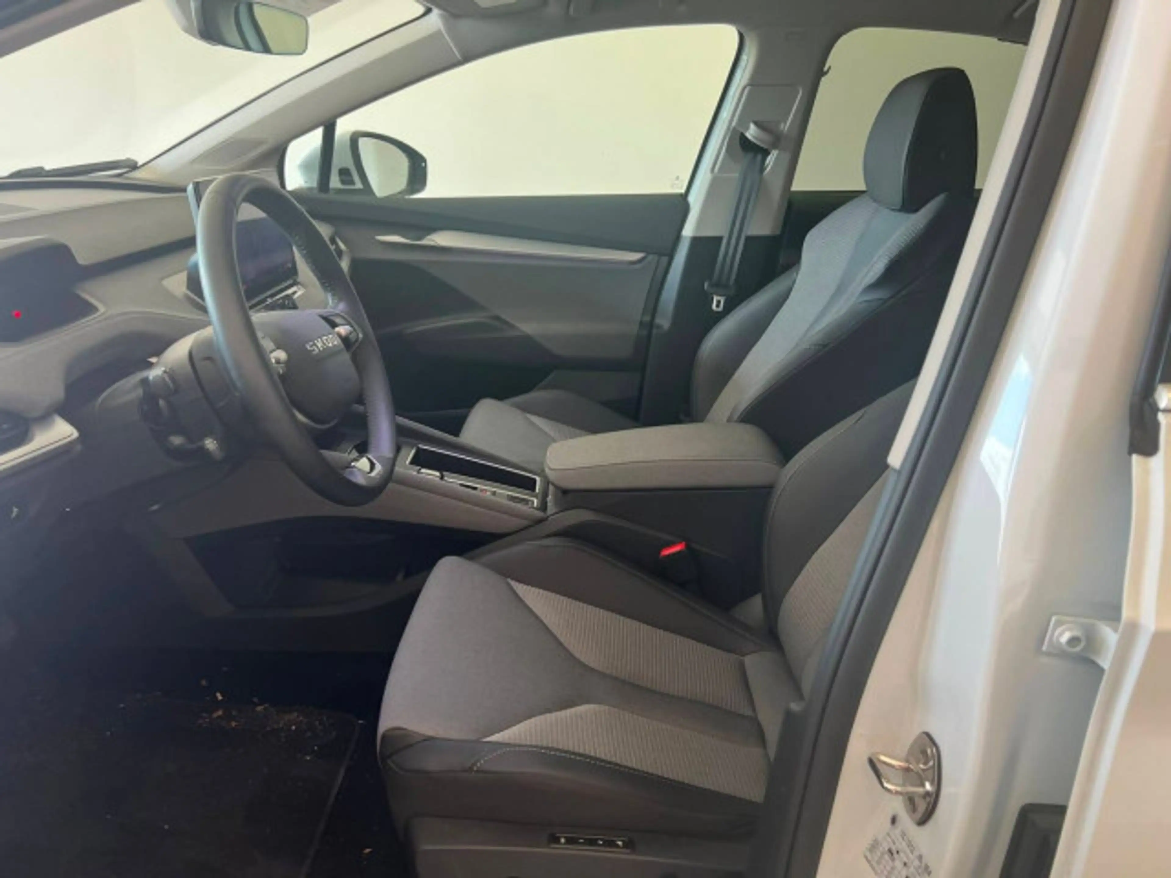 Skoda Enyaq Coupé 85 210 kW PANO AHK MATRIX 20" WÄPU — photo 4