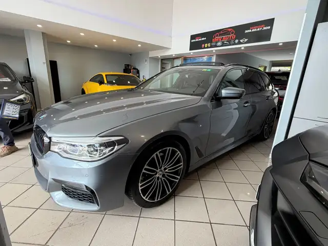 BMW 5 Series view 4