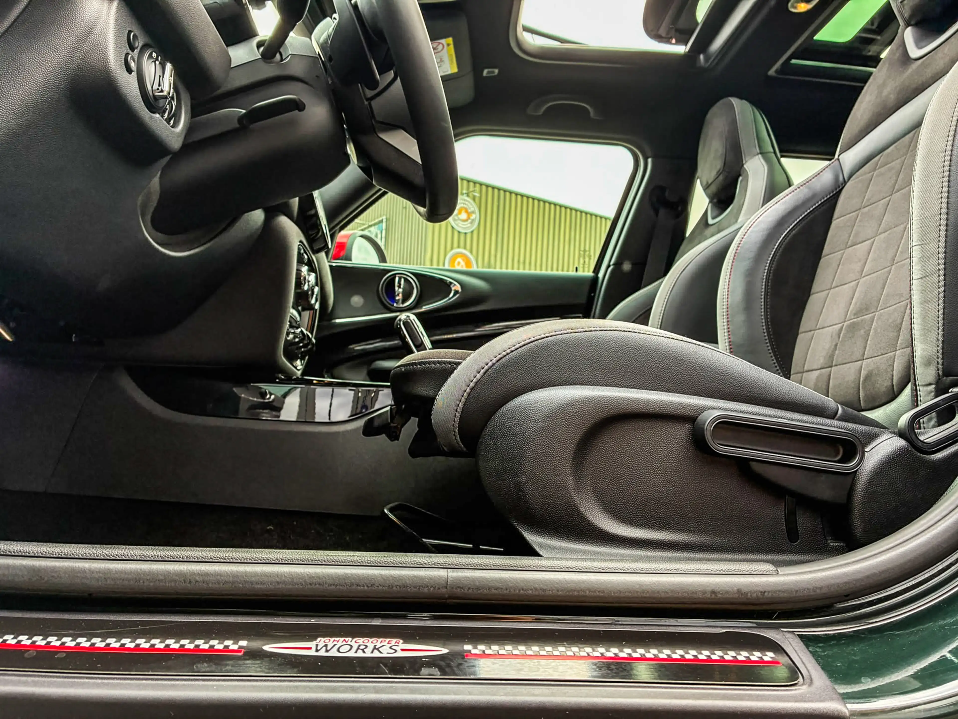 MINI John Cooper Works Clubman 2.0 JCW ALL4 F1 aut 306pk Rebelgreen/Pano/Camera/H — photo 6
