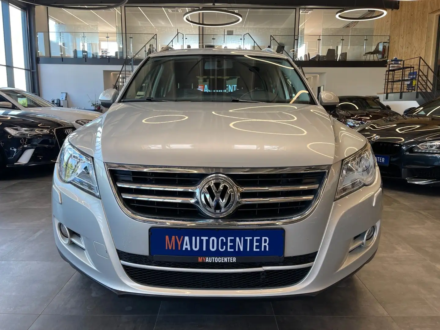 Volkswagen Tiguan Sport & Style 2.0 TSI 4Motion *AHK*TEMPO Zilver - 2