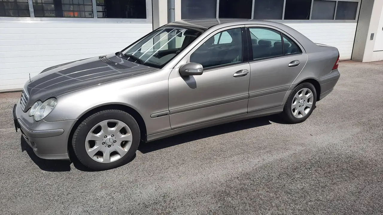 Mercedes-Benz C 220