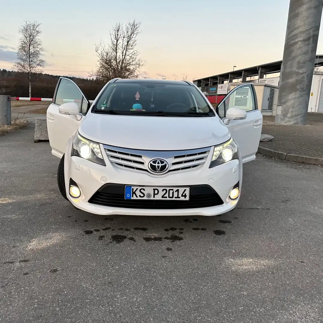 Toyota Avensis Combi 2.2 D-CAT Executive - 2