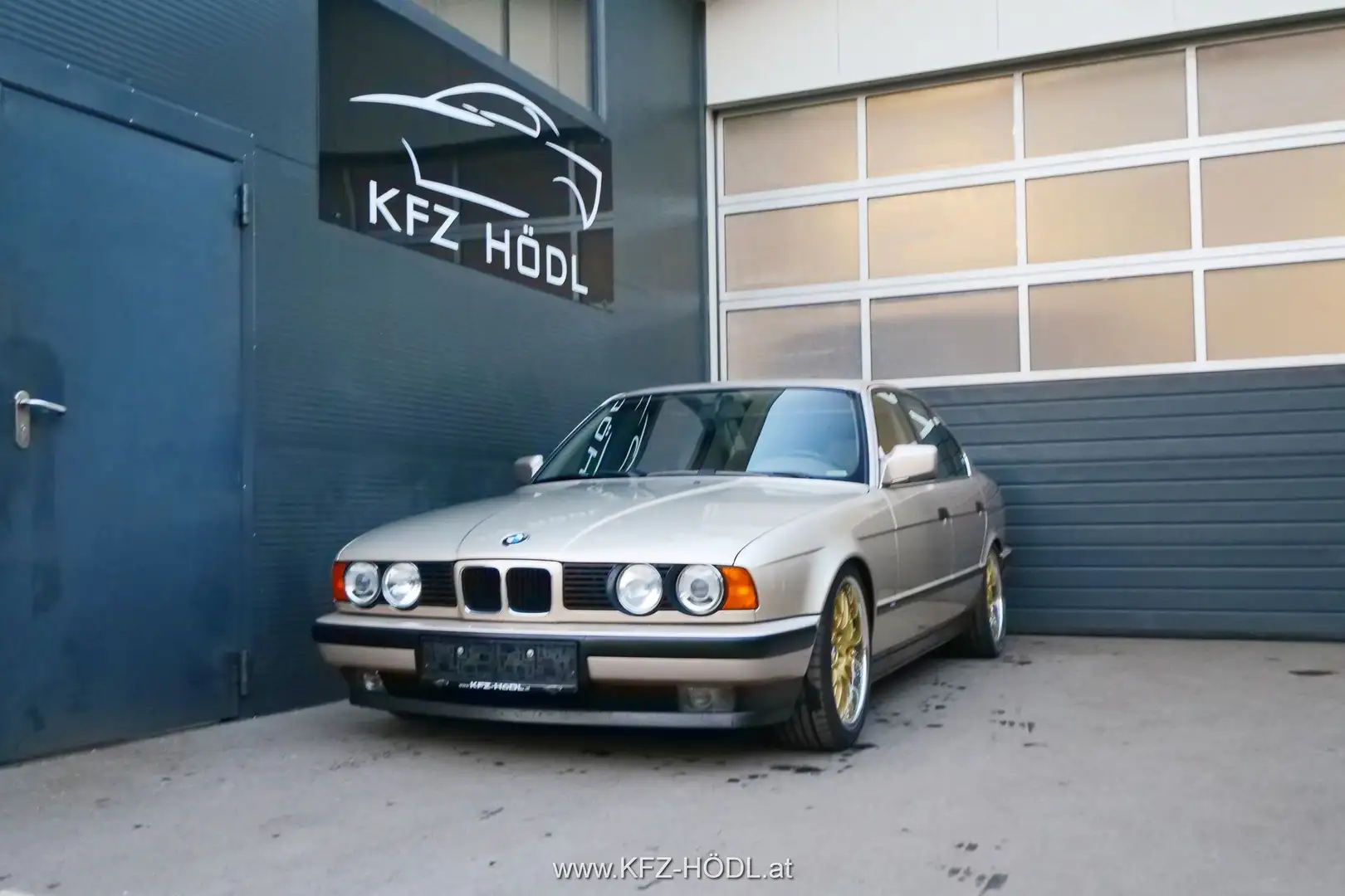 BMW 520 i Pickerl NEU Sarı - 2