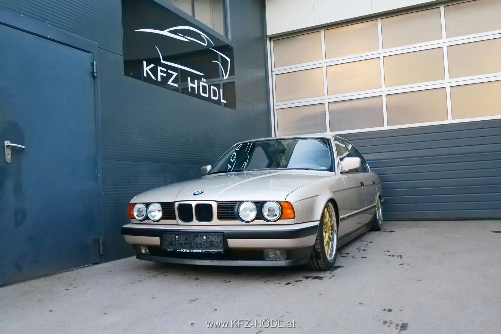 BMW 520 i Pickerl NEU Sarı - 1