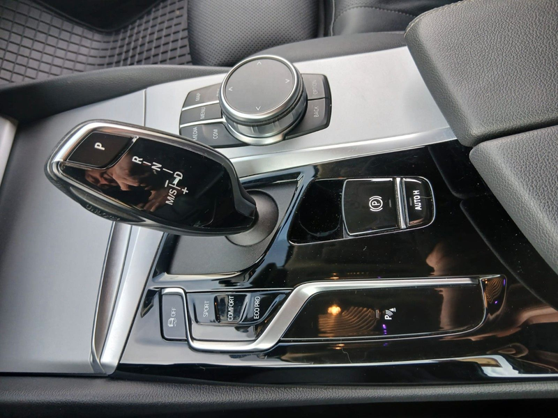 BMW 520 d Touring — photo 8
