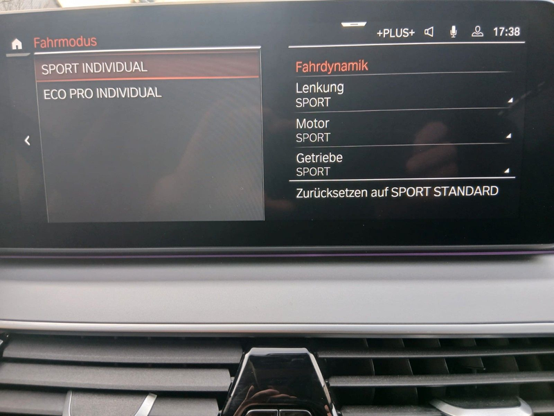 BMW 520 d Touring — photo 11