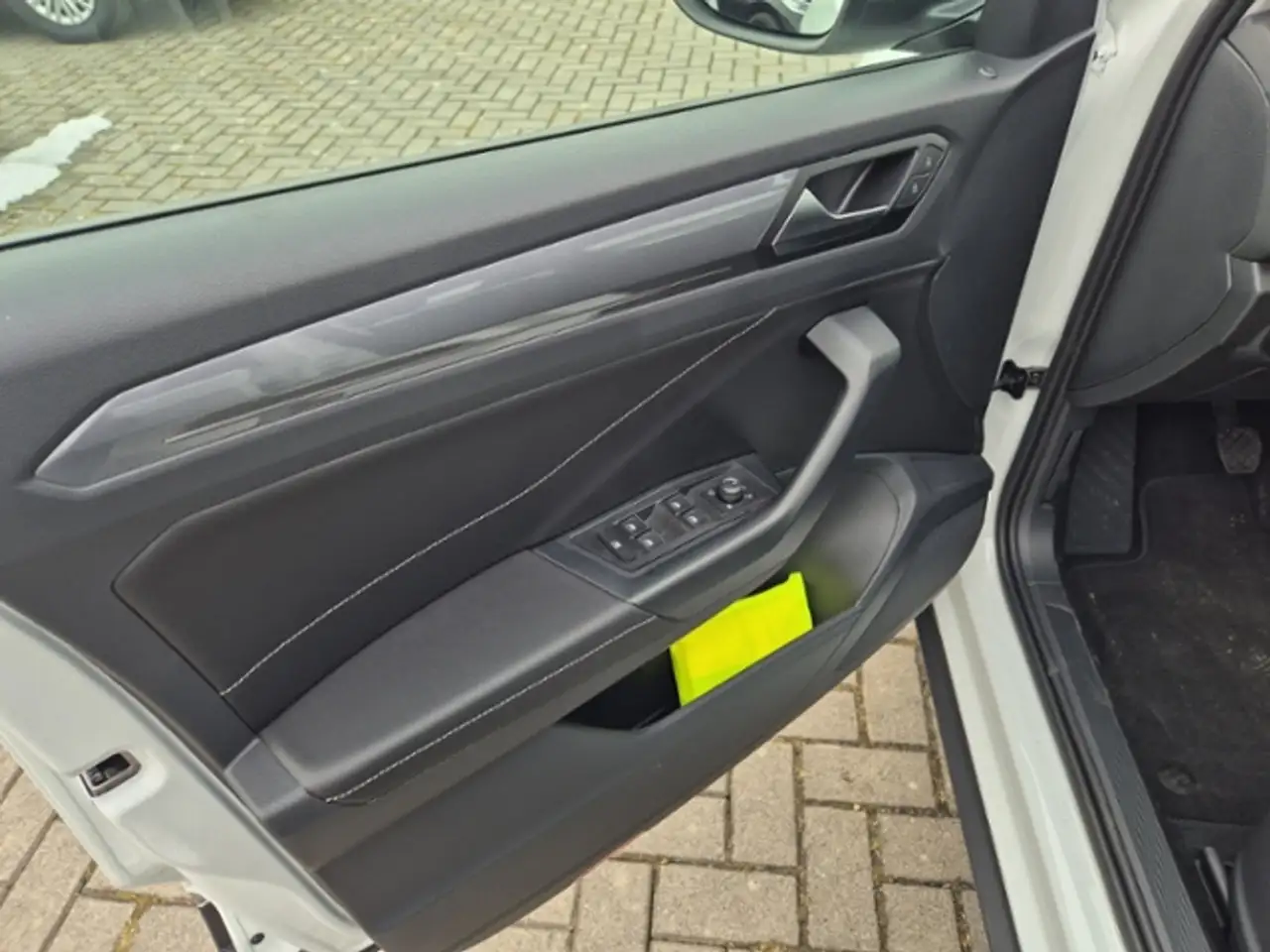 Volkswagen T-Roc 1.0+TSI+STYLE+LED PLUS+PDC+DC+ 16