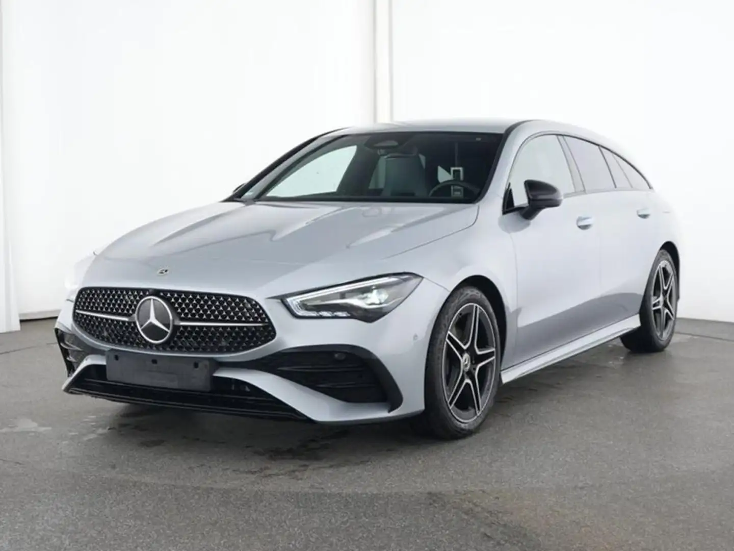 Mercedes-Benz CLA 180 Automatic Shooting Brake AMG Line Advanced Plus - 1