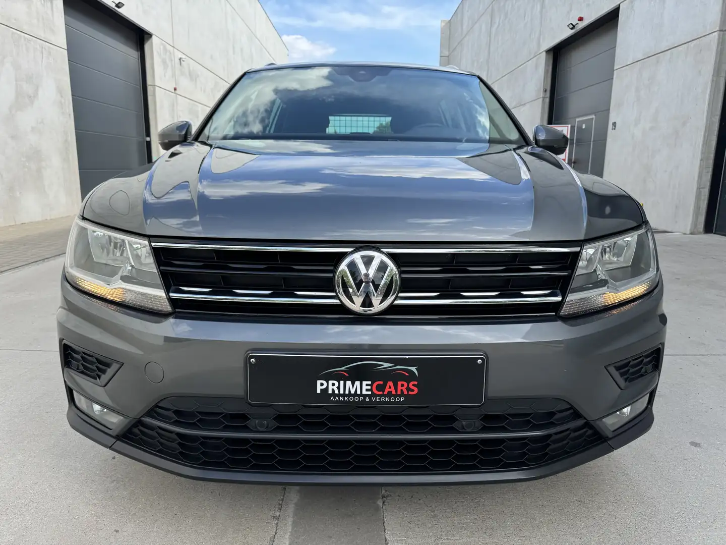 Volkswagen Tiguan 1.4 TSI Comfortline *12 Maanden Garantie* Gris - 2