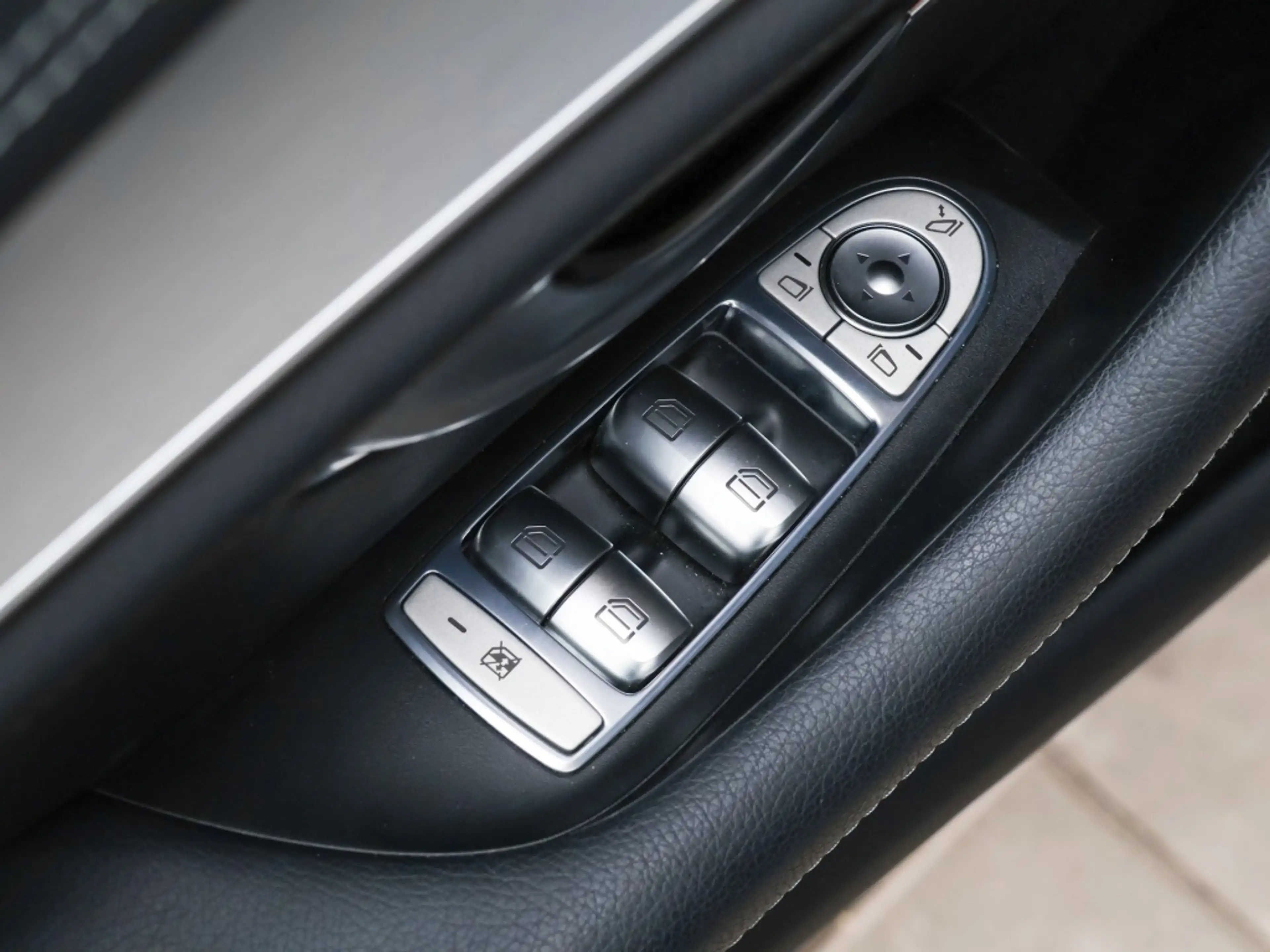 Mercedes-Benz CLS 400 d 4MATIC AMG-Sport/AHK/360/Wide/Night/19 — photo 14