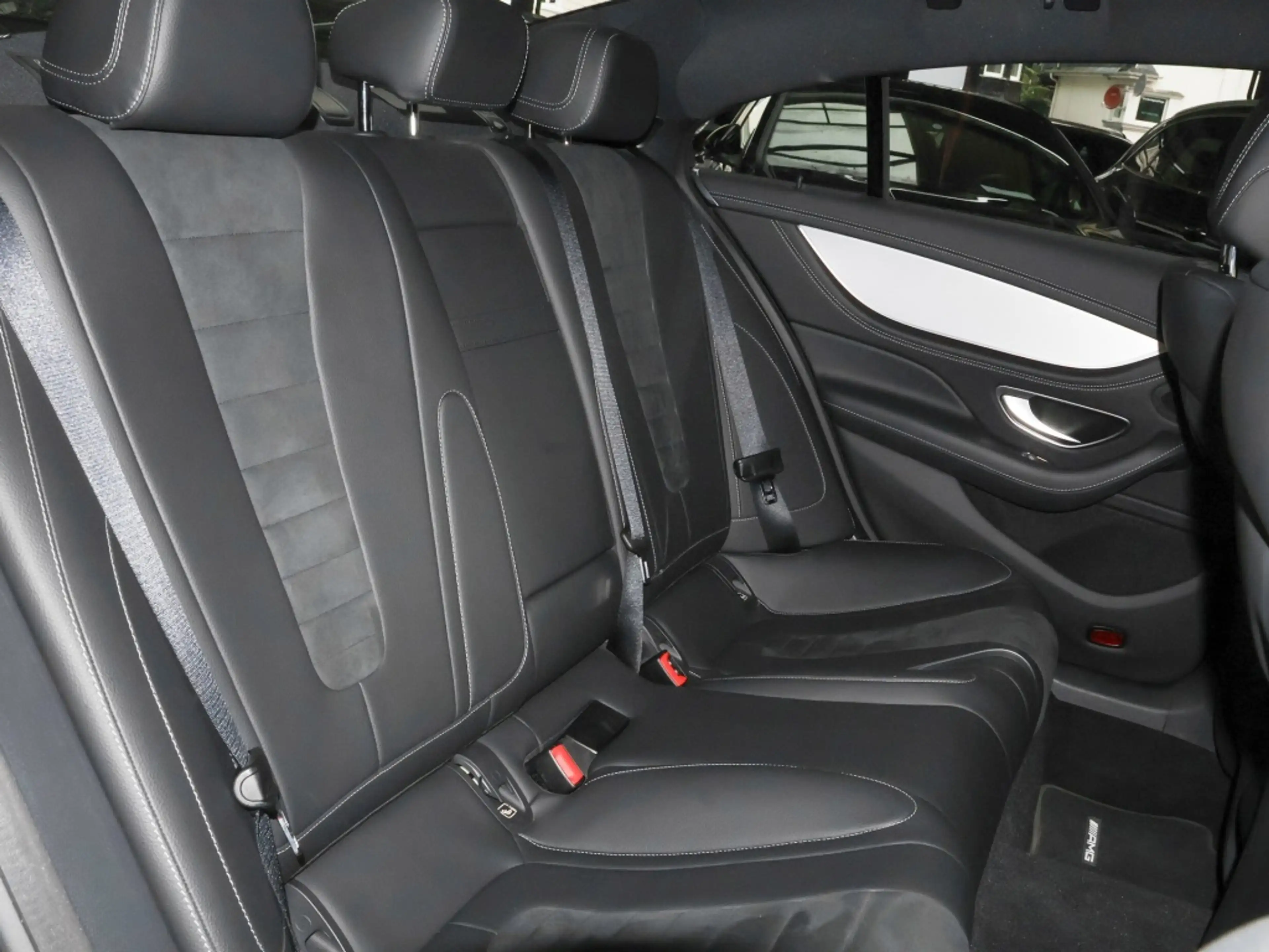 Mercedes-Benz CLS 400 d 4MATIC AMG-Sport/AHK/360/Wide/Night/19 — photo 7