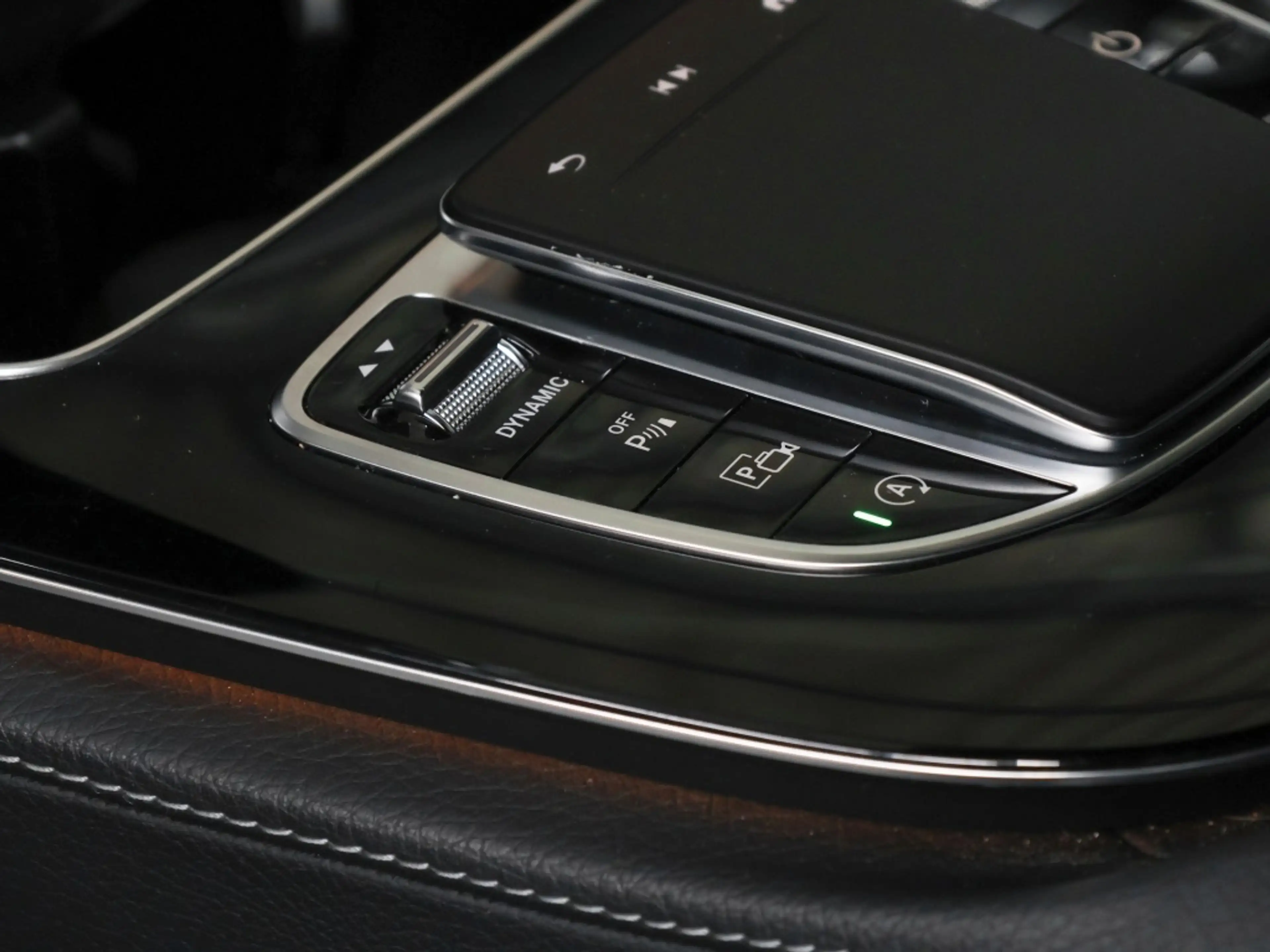 Mercedes-Benz CLS 400 d 4MATIC AMG-Sport/AHK/360/Wide/Night/19 — photo 15