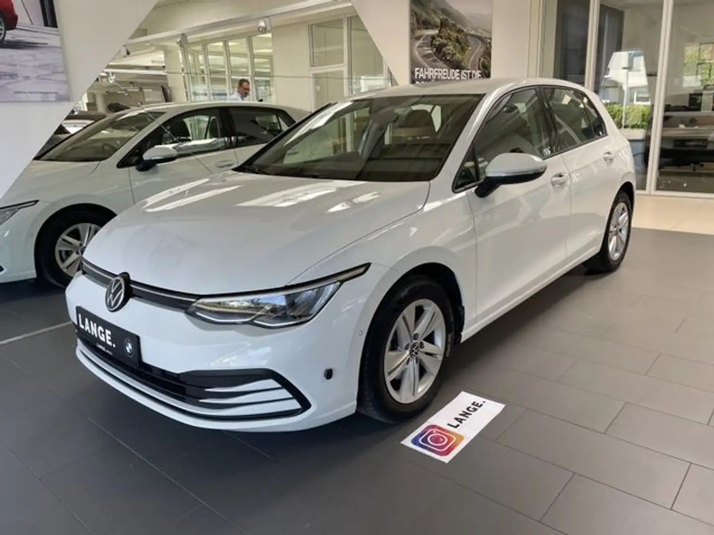 Volkswagen Golf VIII Lim. Life Apple ACC Standhzg. DAB LED Weiß - 1