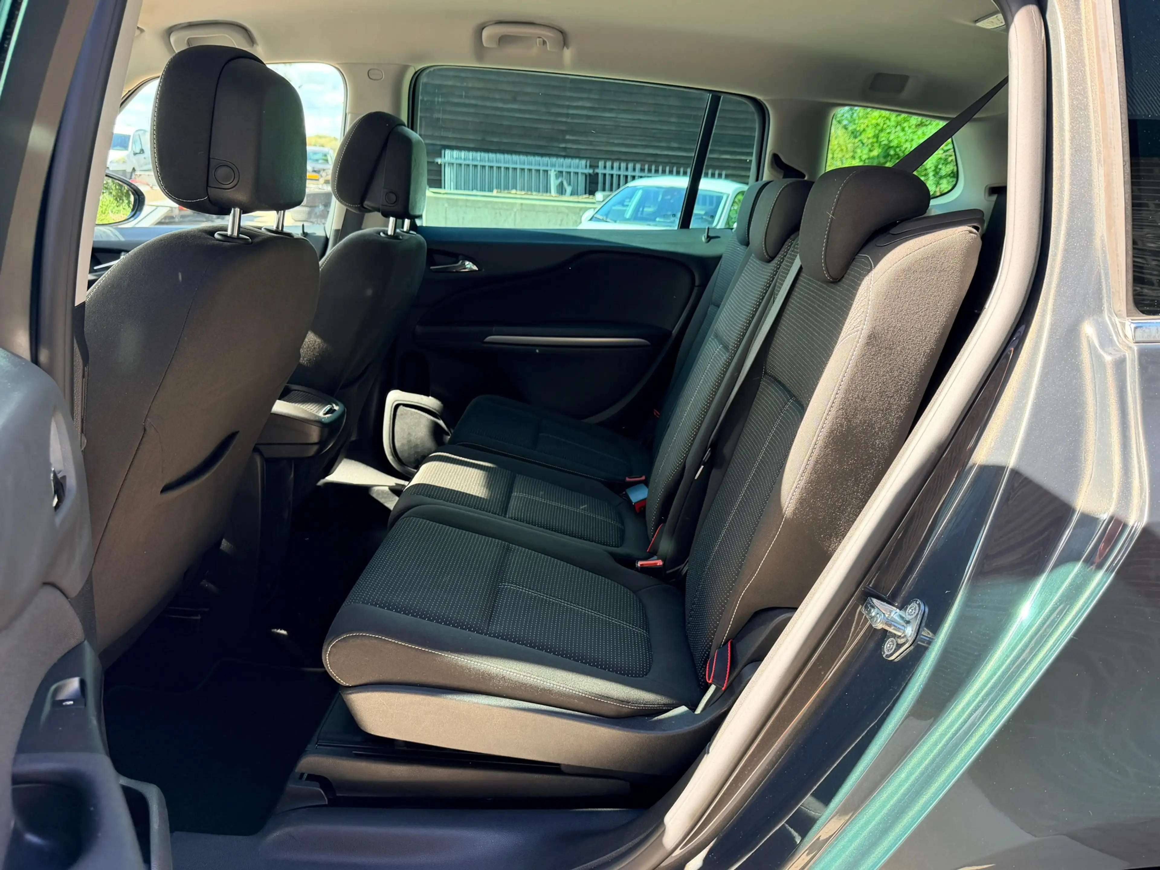 Opel Zafira Tourer 1.6 Design Edition 7p. | Navi | Trekhaak | Cruise — photo 14