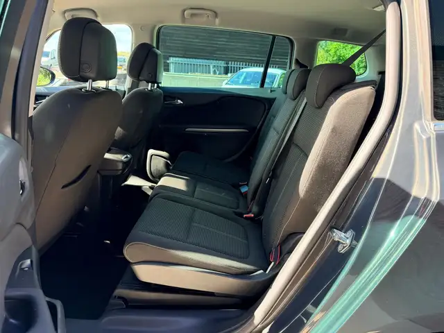 Opel Zafira Tourer view 14