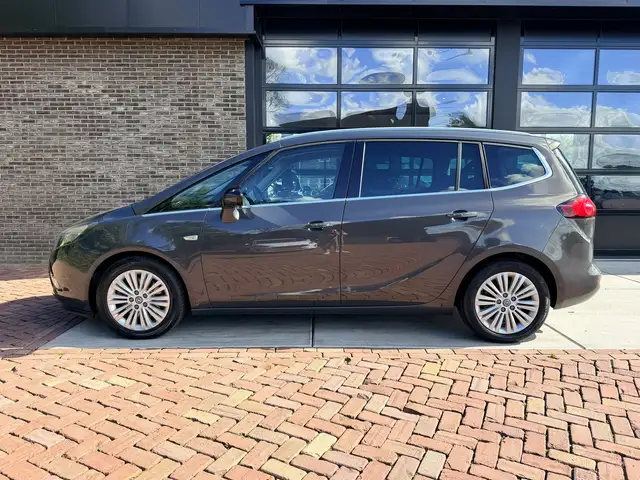 Opel Zafira Tourer view 7