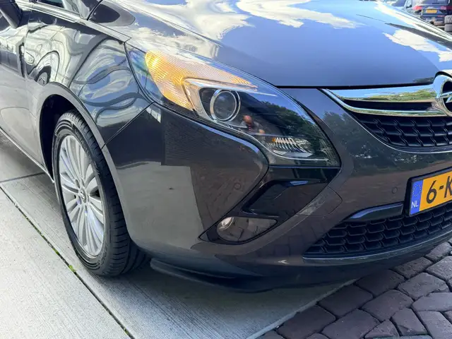 Opel Zafira Tourer view 11