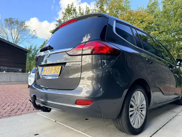 Opel Zafira Tourer view 9