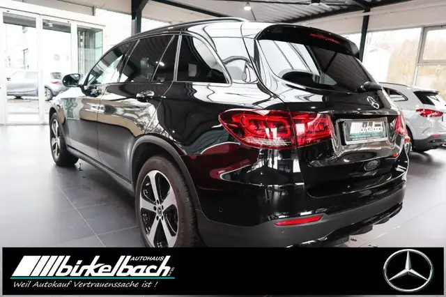 Mercedes-Benz GLC view 2