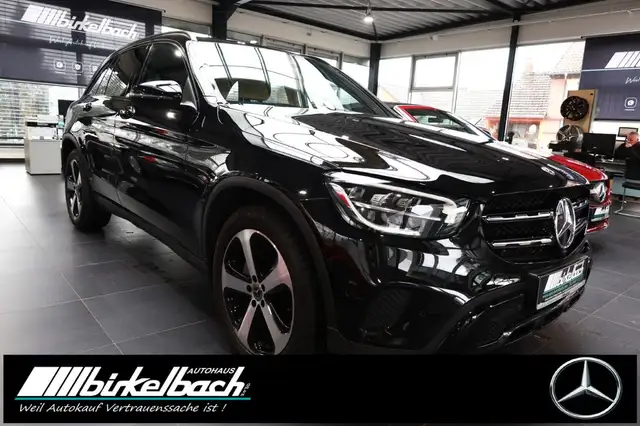 Mercedes-Benz GLC view 3