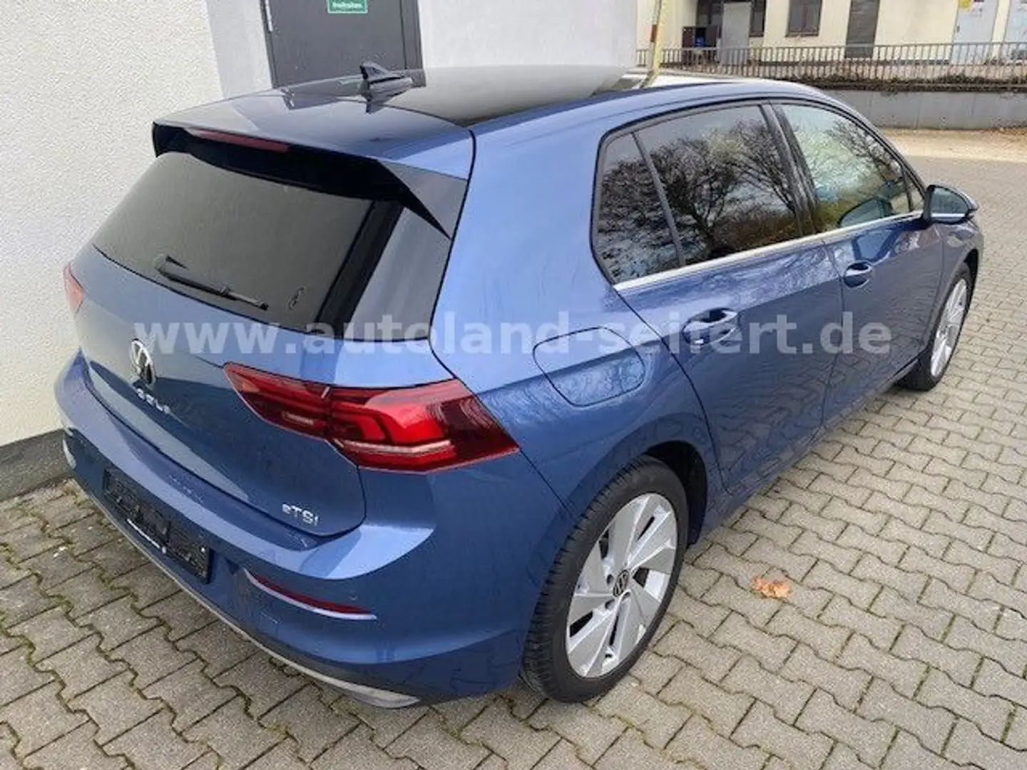 Volkswagen Golf 1,5 eTSI Style/DSG/Navi+/Matrix/HuP/Virtual Blau - 2