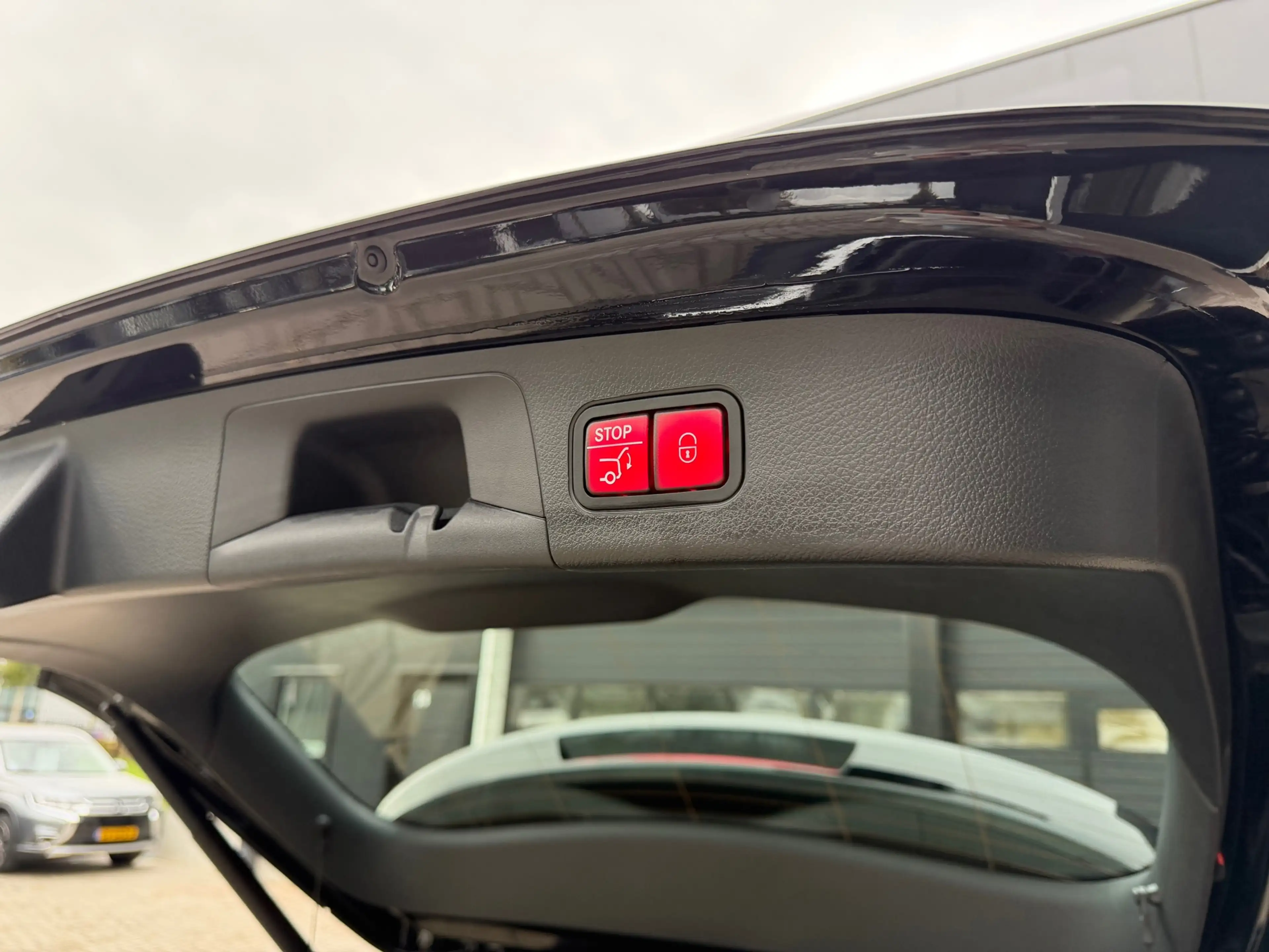 Mercedes-Benz EQA 250 AMG 67 kWh / Pano / Memory / Burmeister / Leer / A — photo 24