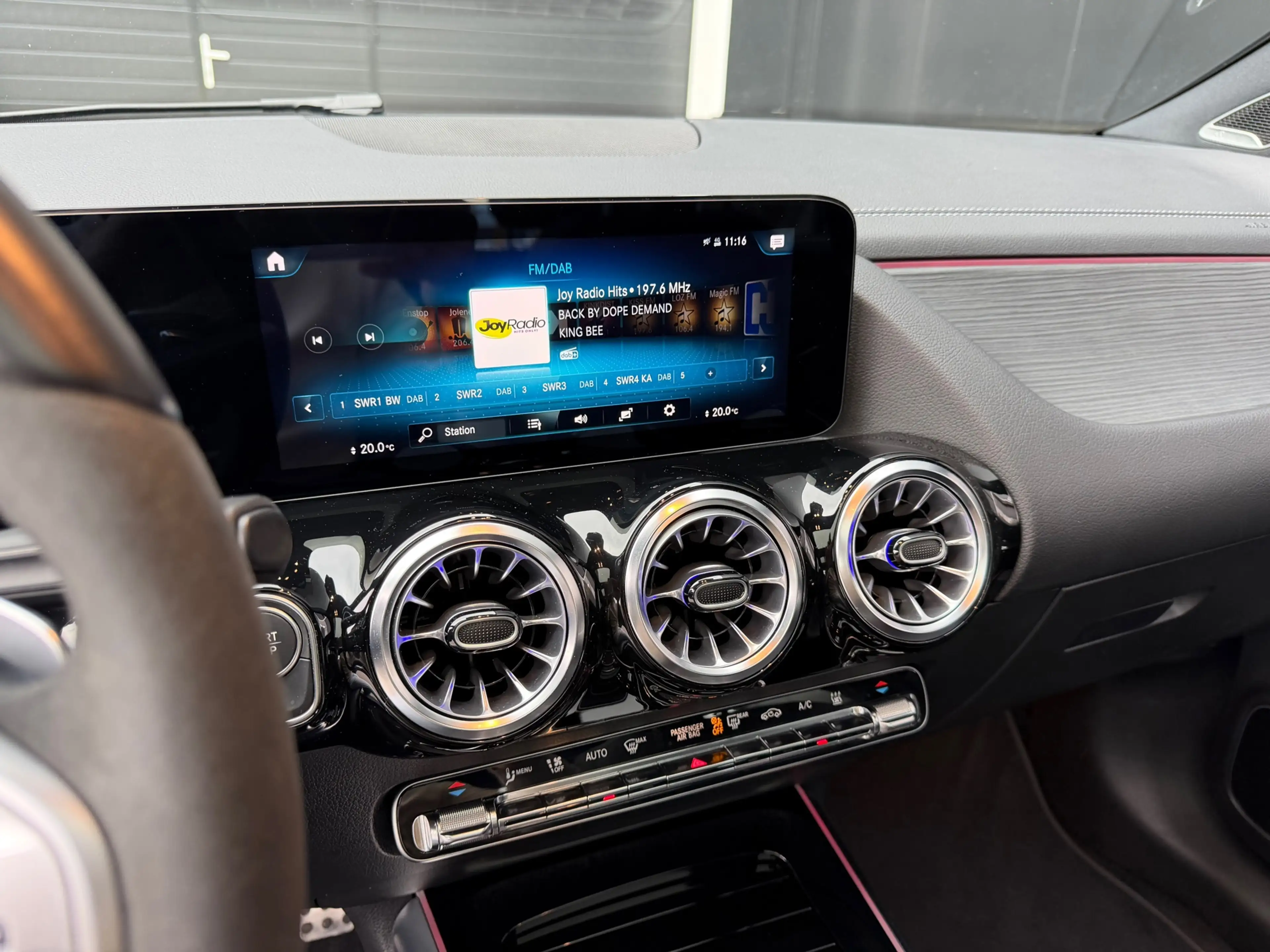 Mercedes-Benz EQA 250 AMG 67 kWh / Pano / Memory / Burmeister / Leer / A — photo 20